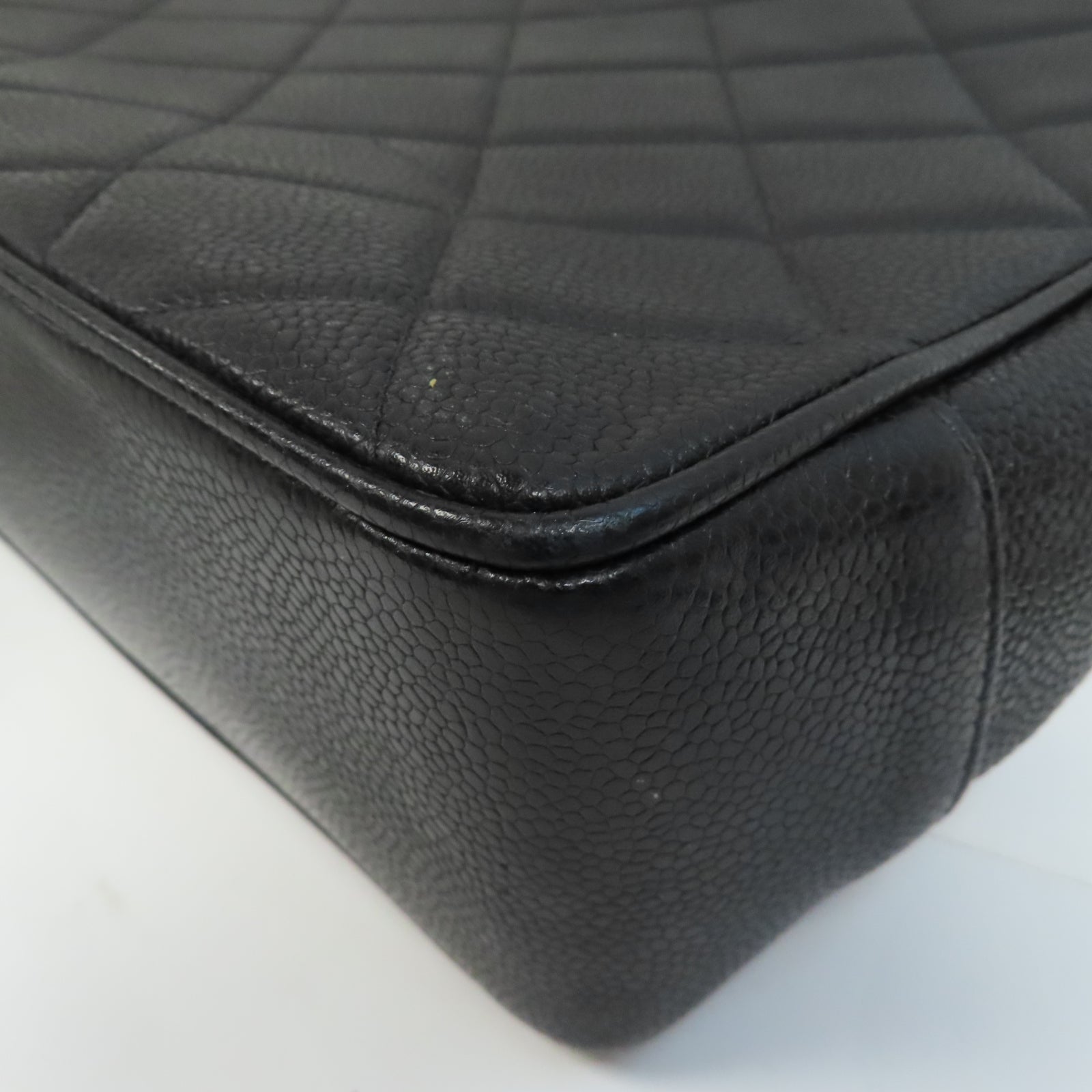 CHANEL 菱格Caviar皮革Vintage Bag金扣鏈帶肩背袋黑色