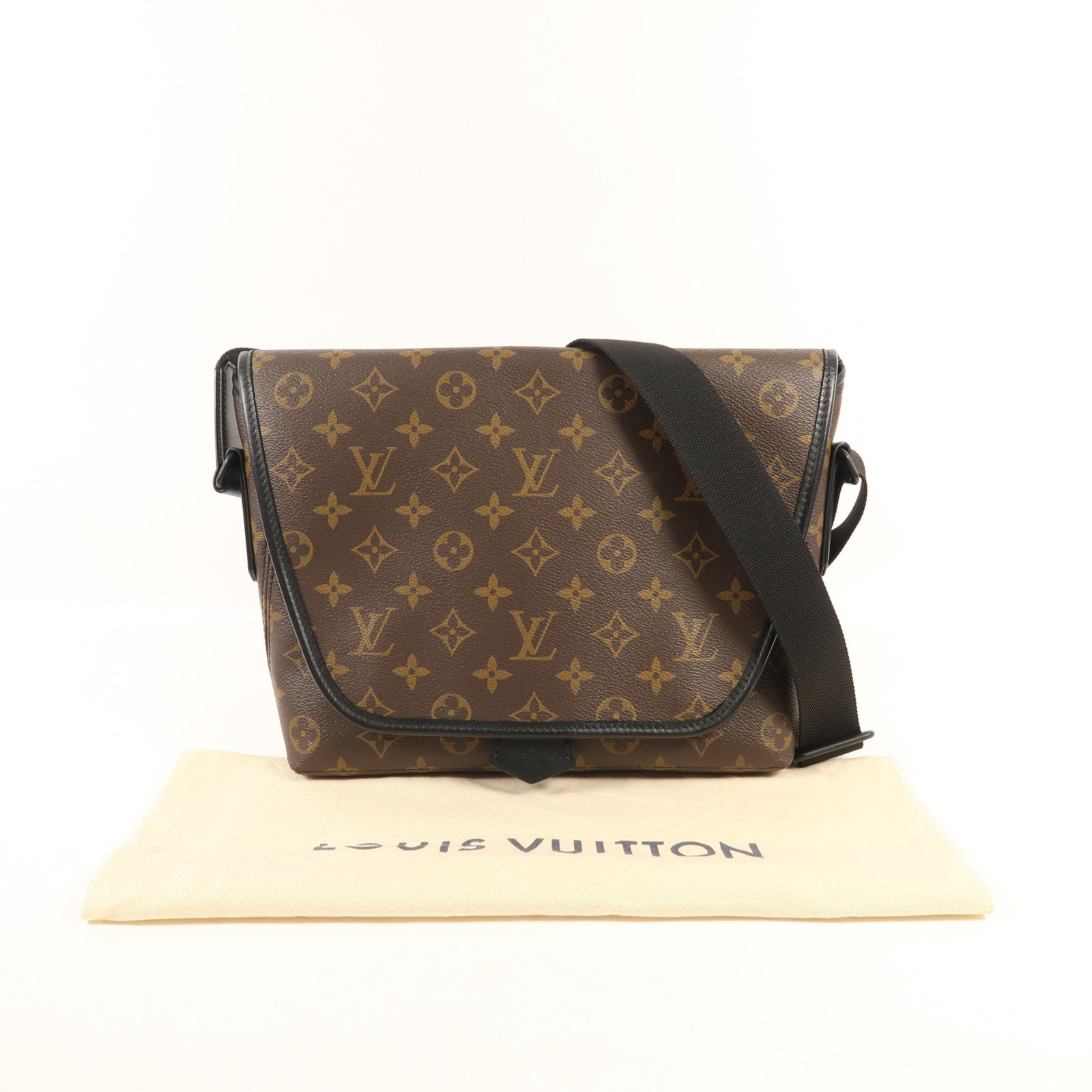 LOUIS VUITTON Monogram Magnetic Messenger Bag肩背袋棕色