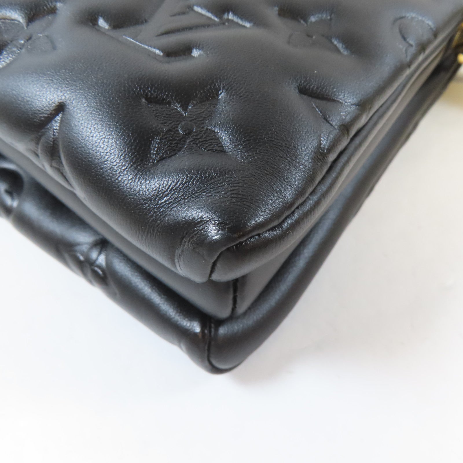 LOUIS VUITTON Monogram Embossed Coussin PM金扣肩背袋黑色