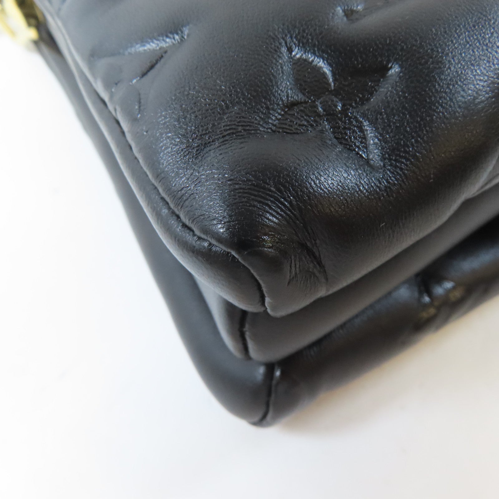 LOUIS VUITTON Monogram Embossed Coussin PM金扣肩背袋黑色