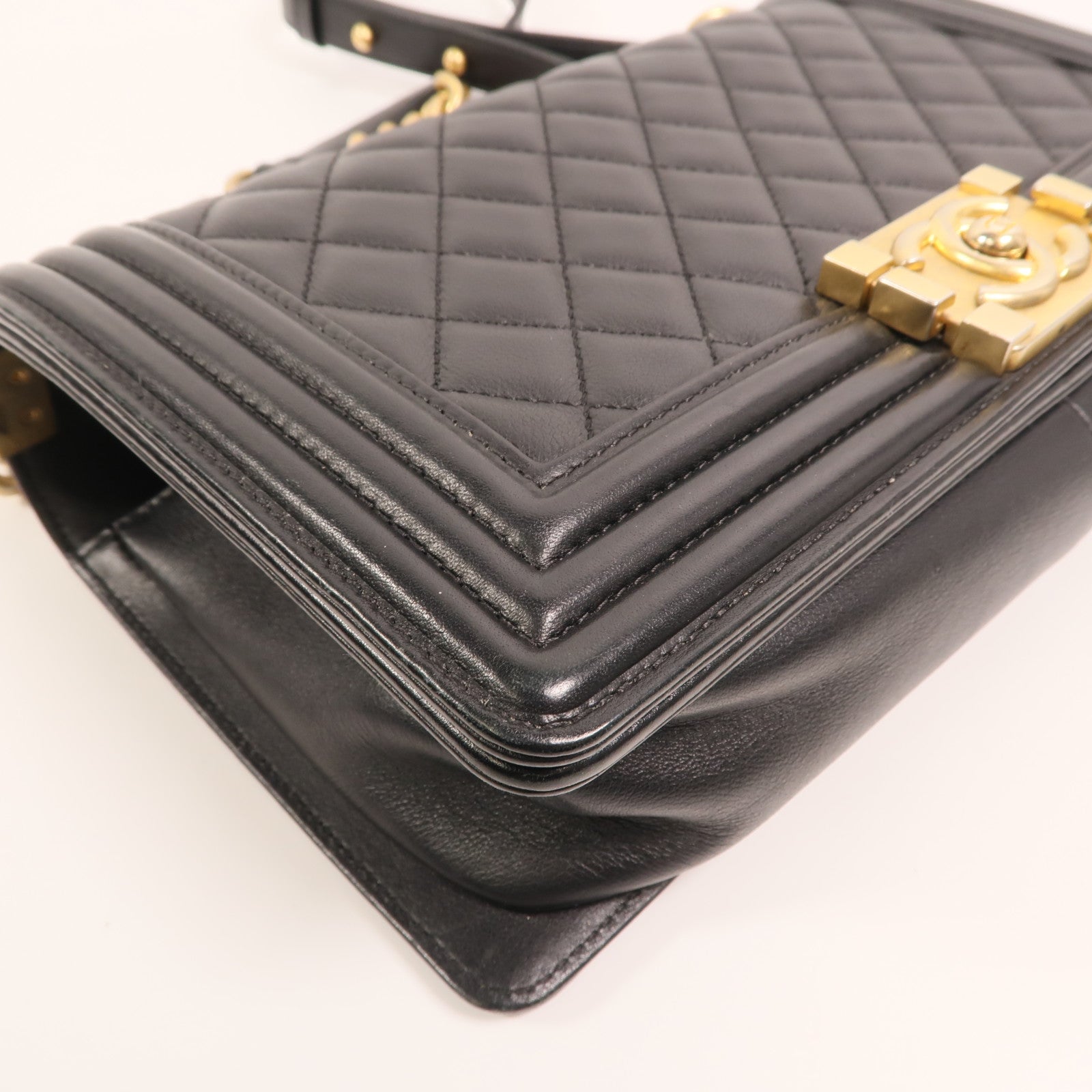 CHANEL 羊皮皮革Boy 25金扣鏈帶肩背袋