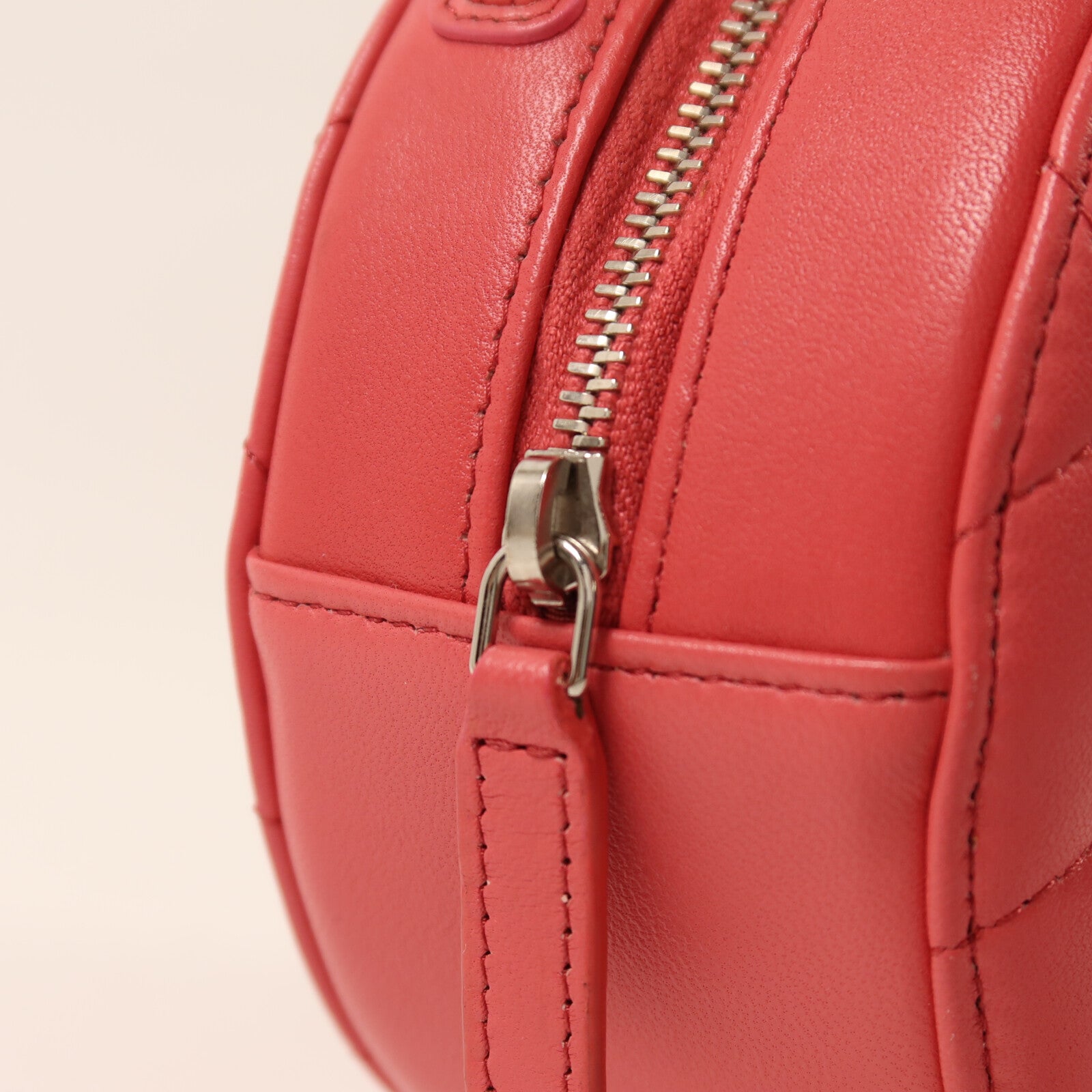CHANEL 羊皮皮革Round Chain Shoulder Bag銀扣鏈帶肩背袋
