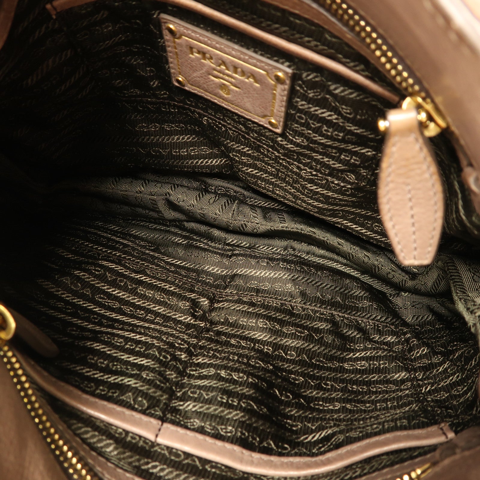 PRADA 牛皮皮革Shoulder Bag金扣肩背袋