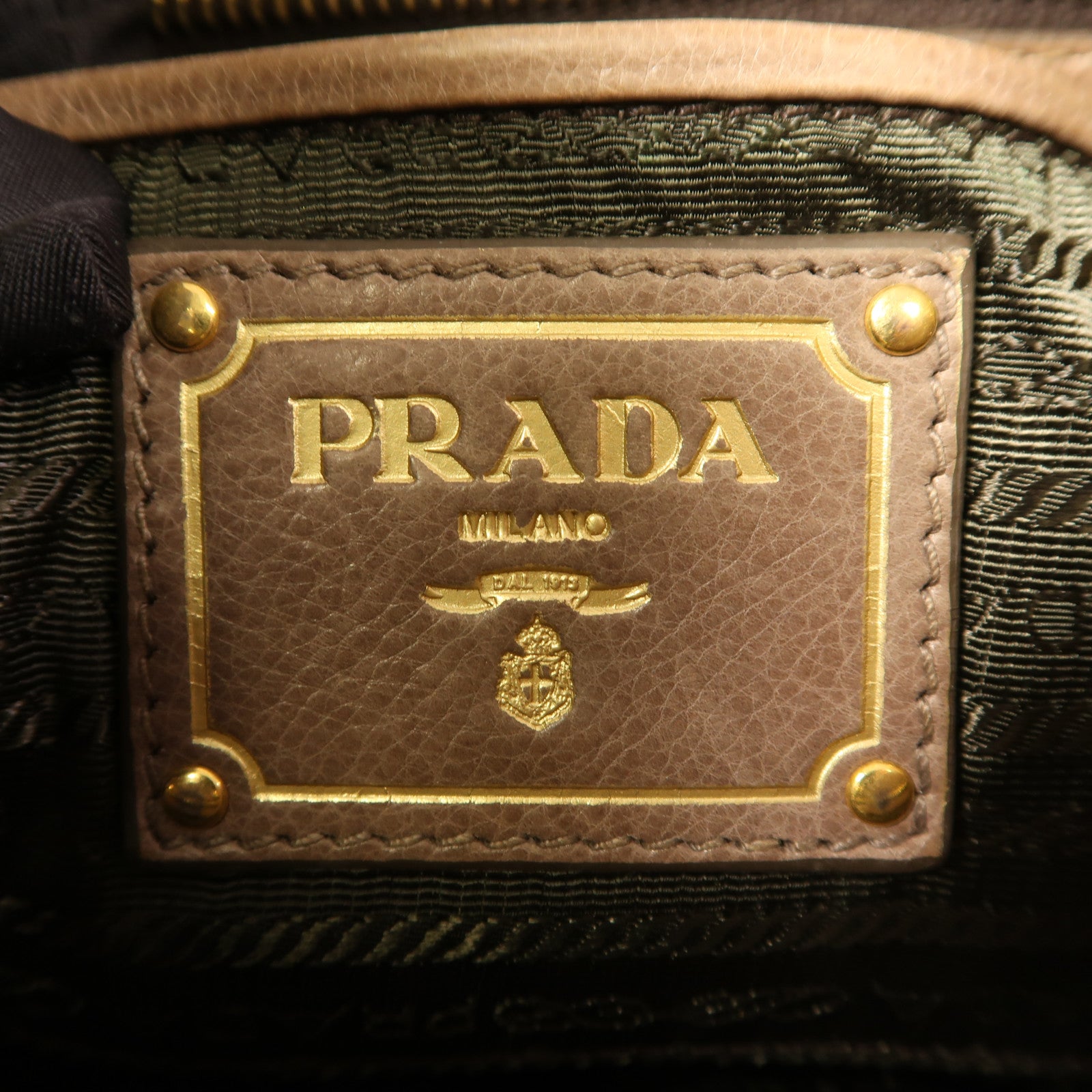 PRADA 牛皮皮革Shoulder Bag金扣肩背袋