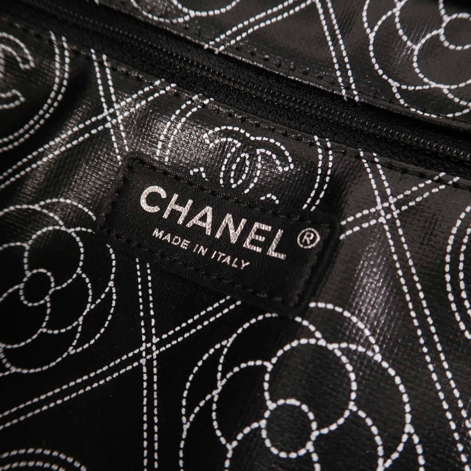 CHANEL 塗層帆布Tote Bag銀扣鏈帶手挽兩用肩背袋黑色/白色