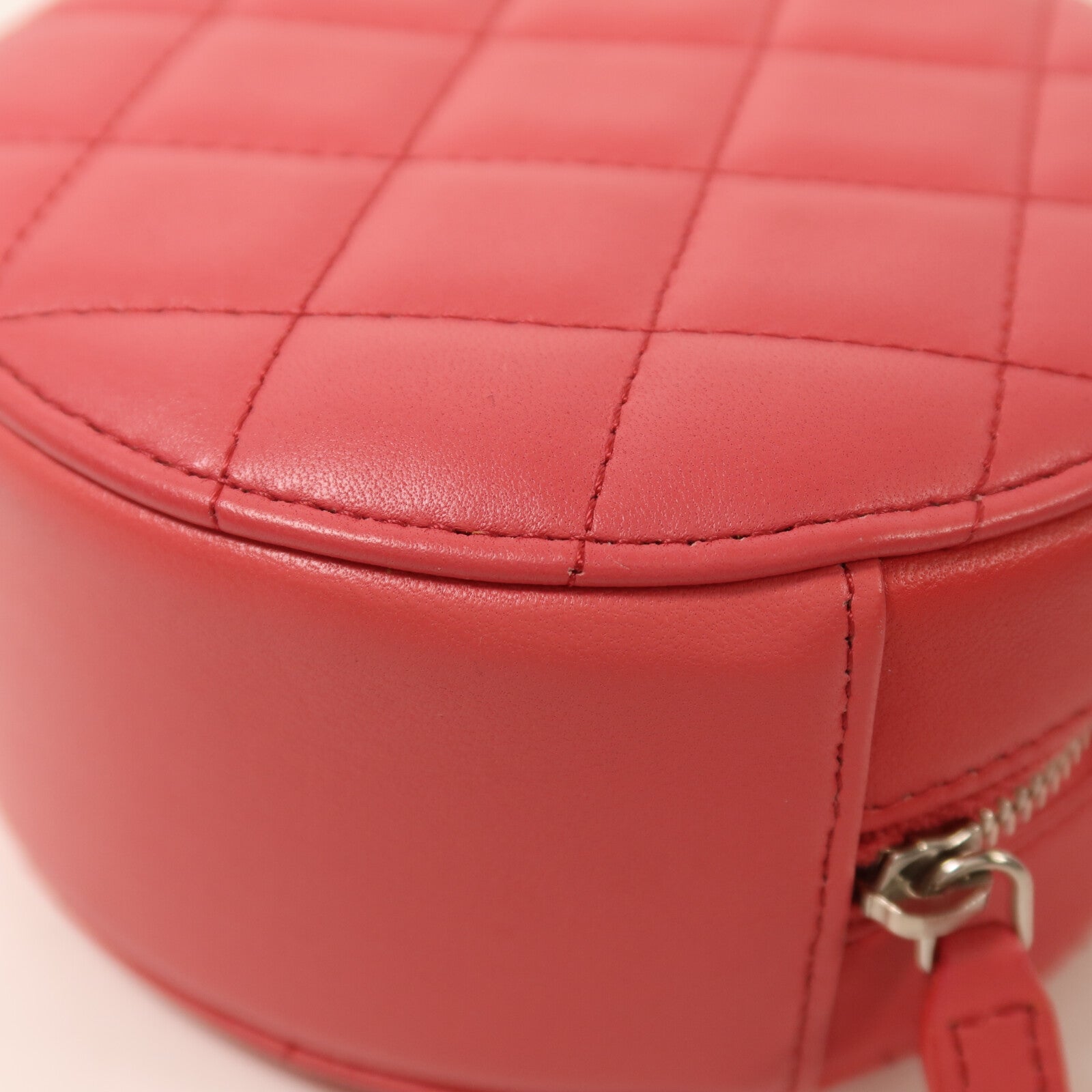 CHANEL 羊皮皮革Round Chain Shoulder Bag銀扣鏈帶肩背袋