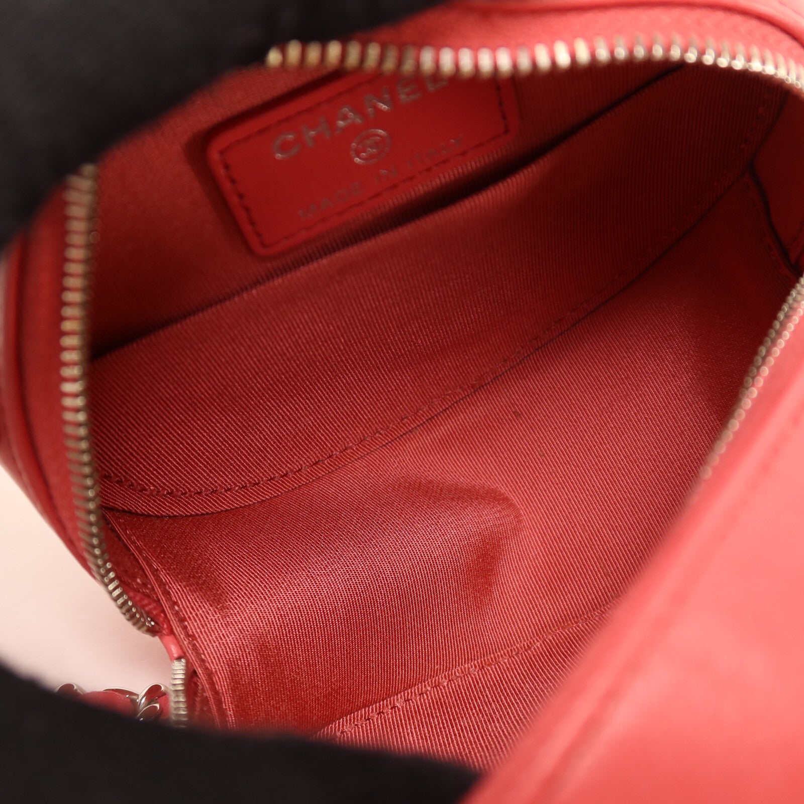 CHANEL 羊皮皮革Round Chain Shoulder Bag銀扣鏈帶肩背袋