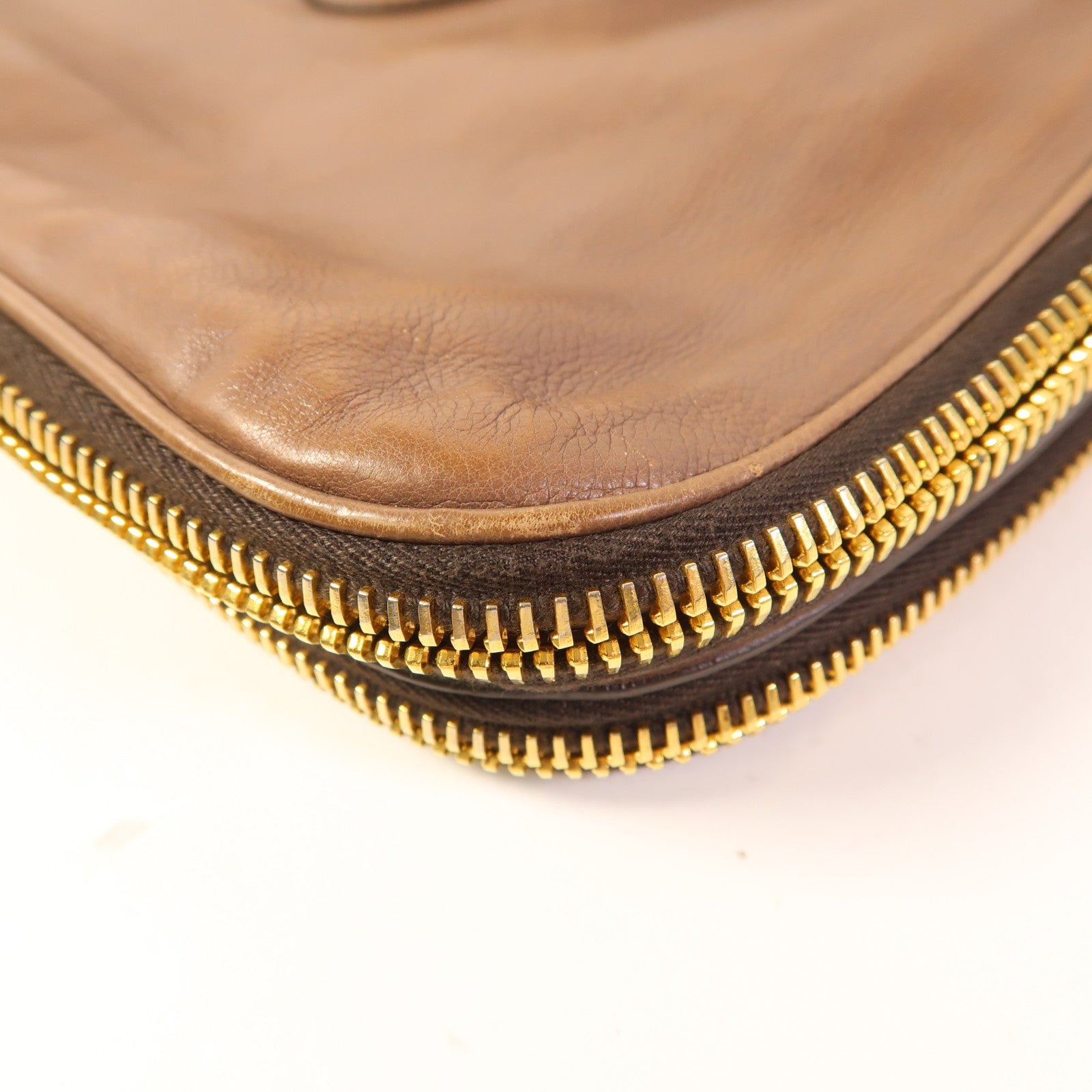 PRADA 牛皮皮革Shoulder Bag金扣肩背袋