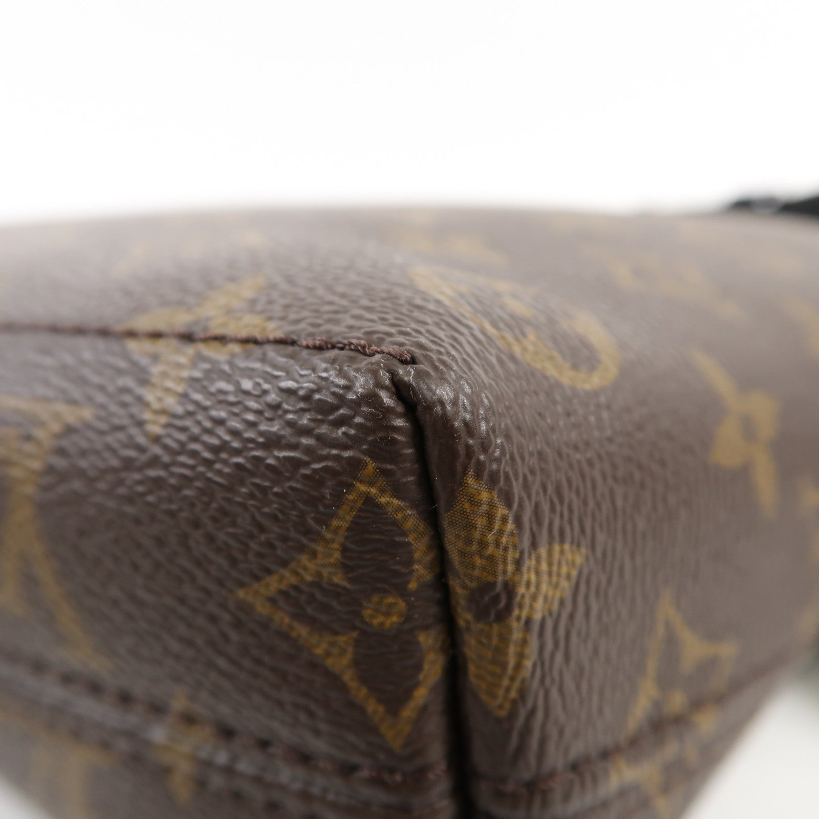 LOUIS VUITTON Monogram Magnetic Messenger Bag肩背袋棕色