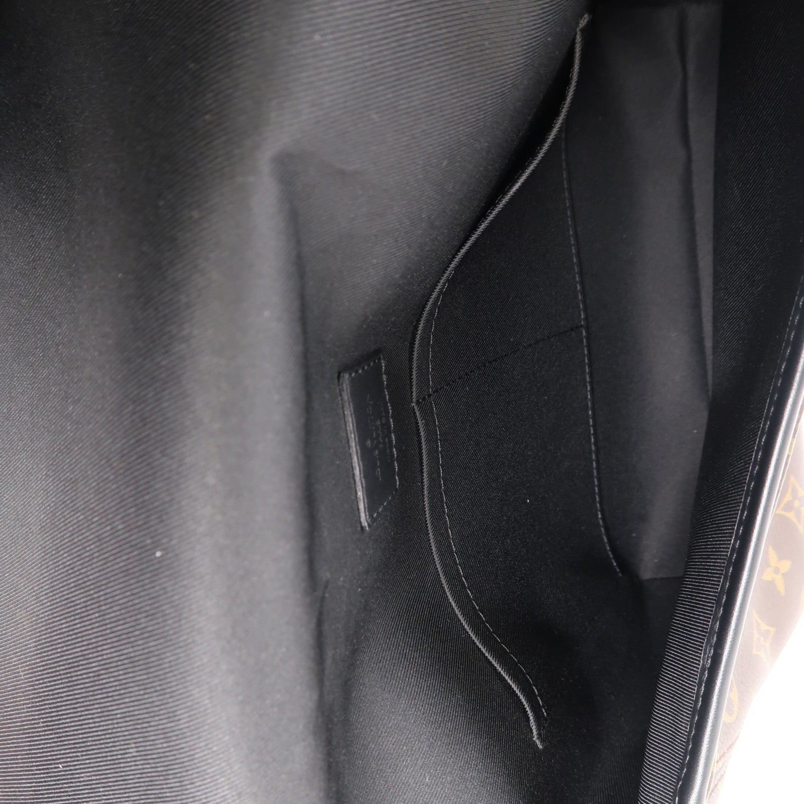 LOUIS VUITTON Monogram Magnetic Messenger Bag肩背袋棕色