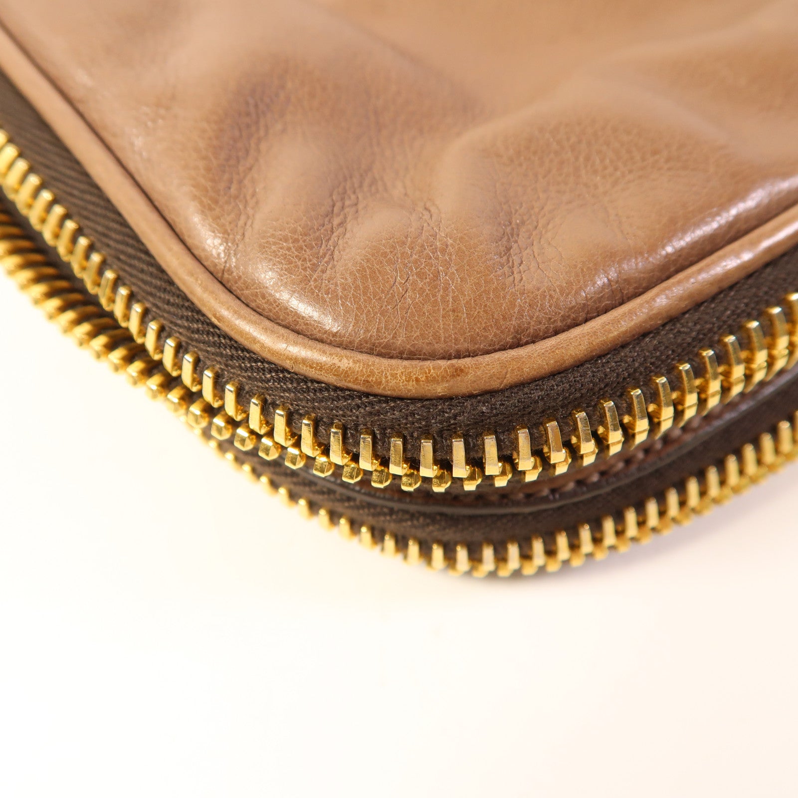 PRADA 牛皮皮革Shoulder Bag金扣肩背袋