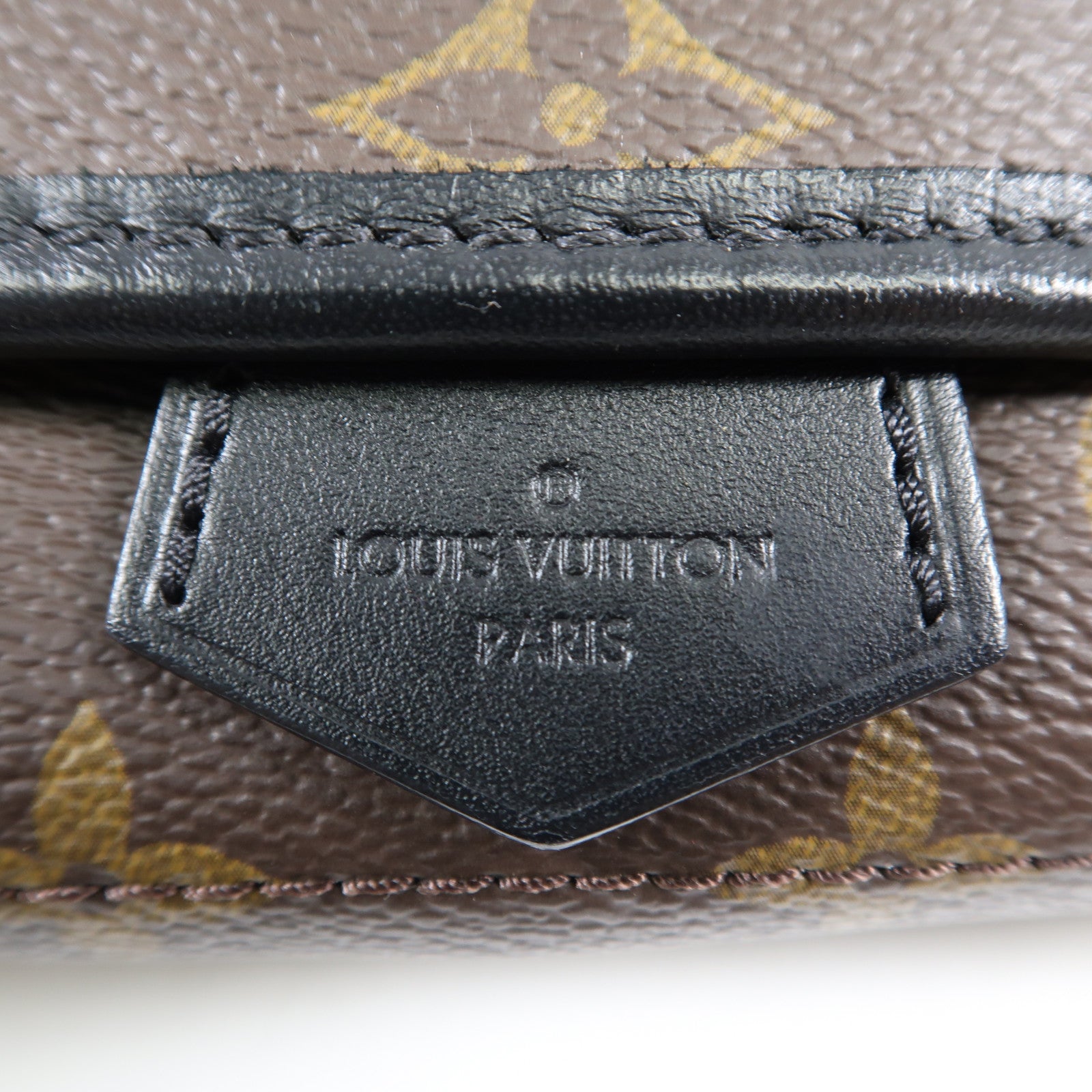 LOUIS VUITTON Monogram Magnetic Messenger Bag肩背袋棕色