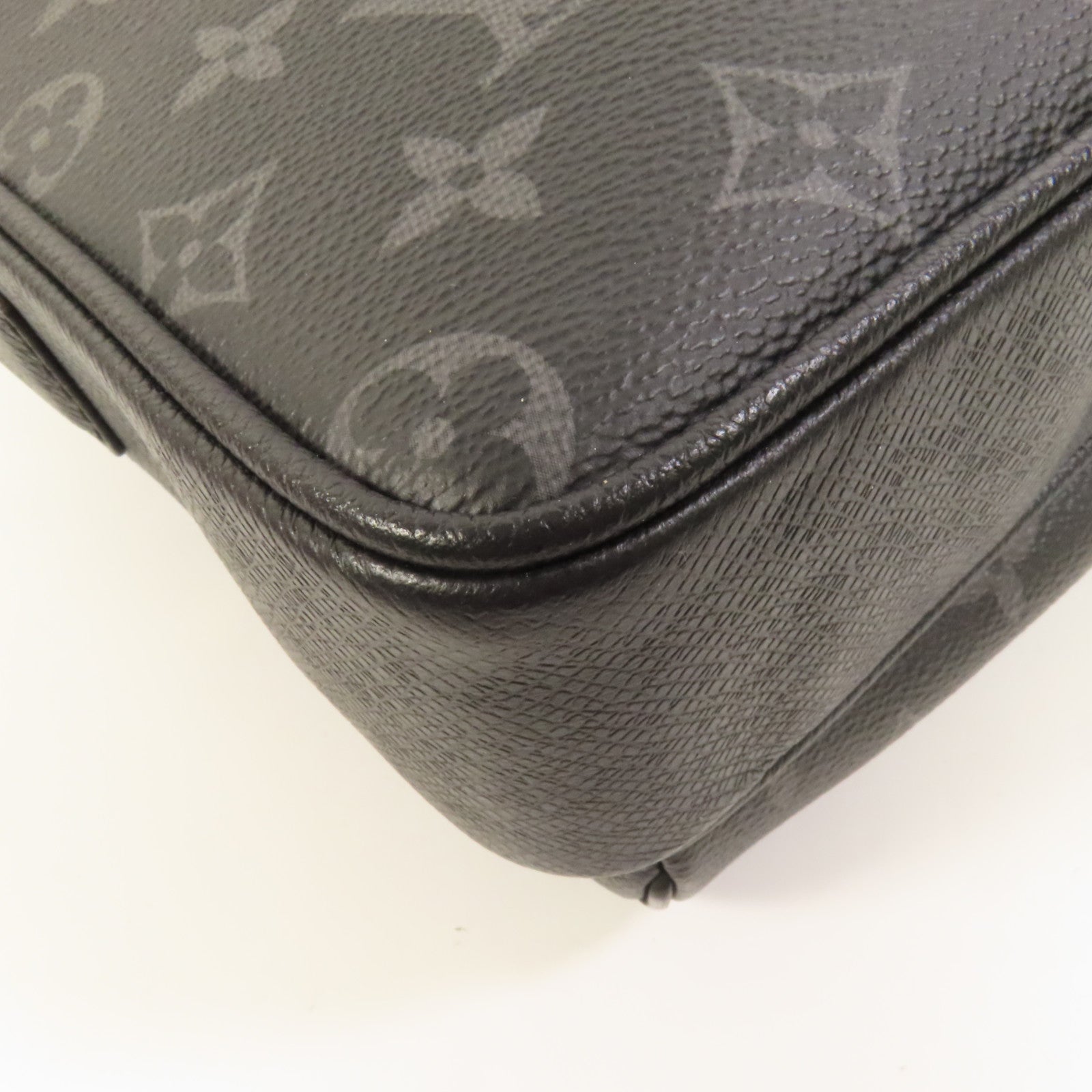 LOUIS VUITTON Monogram Eclipse Outdoor Messenger銀扣肩背袋
