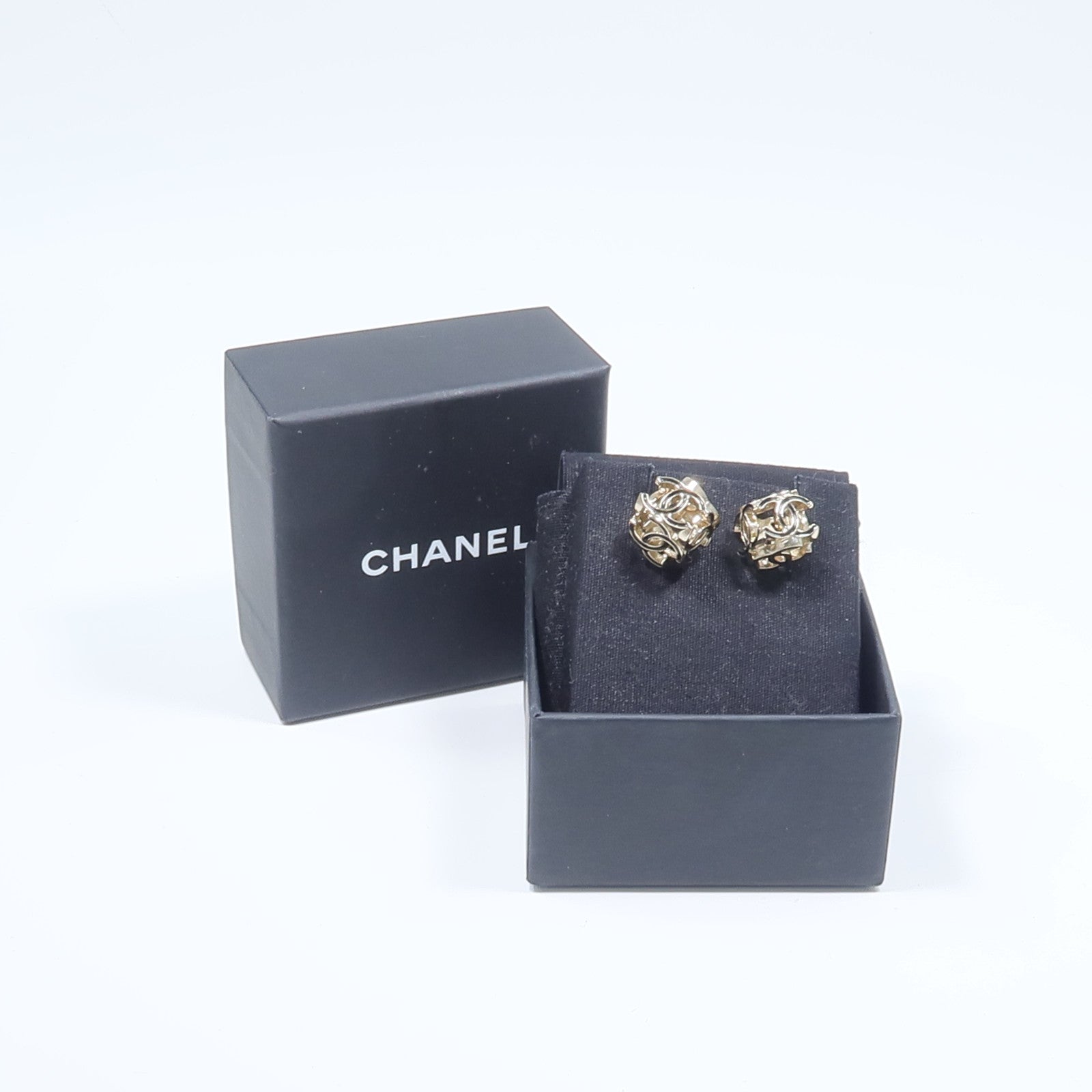 CHANEL 金屬CC Logo Cube耳環