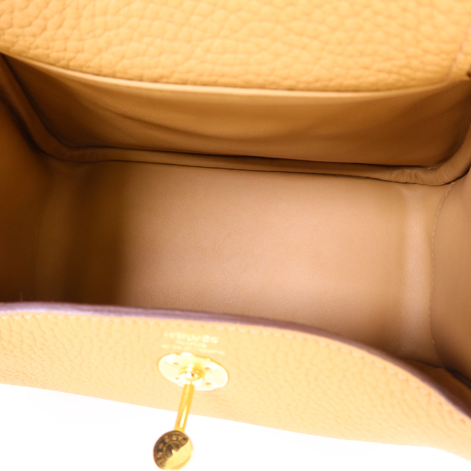 HERMES Clemence皮革Mini Lindy金扣手挽肩背兩用袋Biscuit