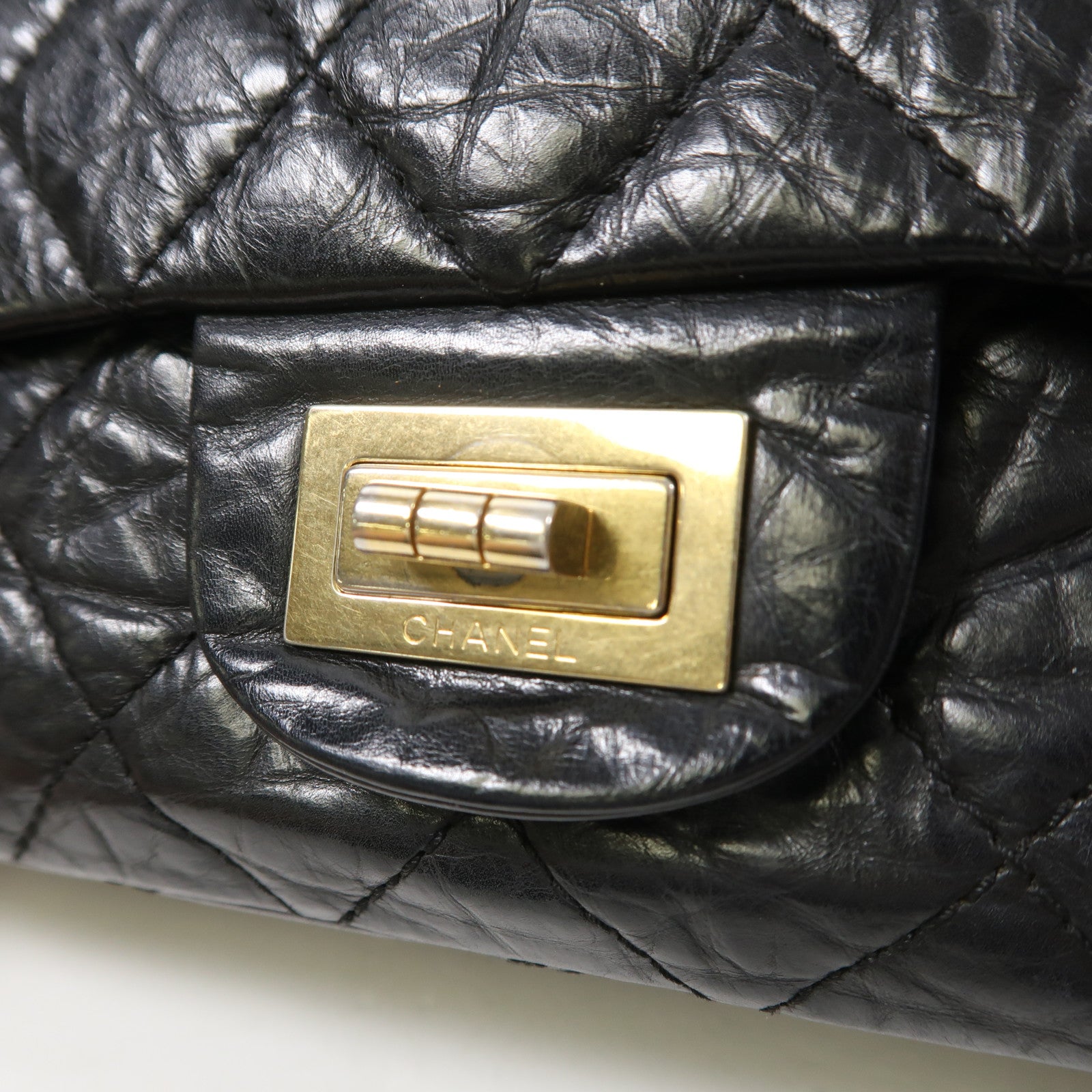 CHANEL 牛皮皮革2.55金扣鏈帶肩背袋