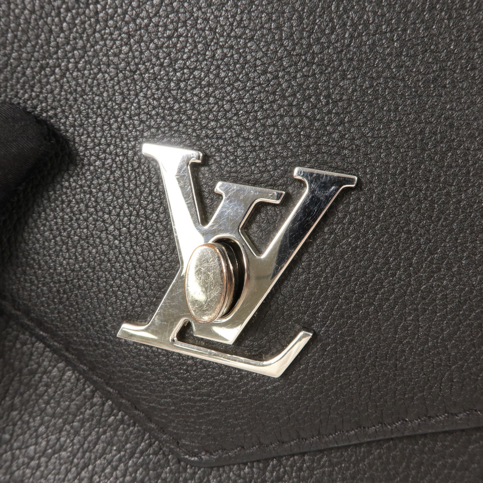 LOUIS VUITTON 牛皮皮革Mylockme銀扣鏈帶肩背袋