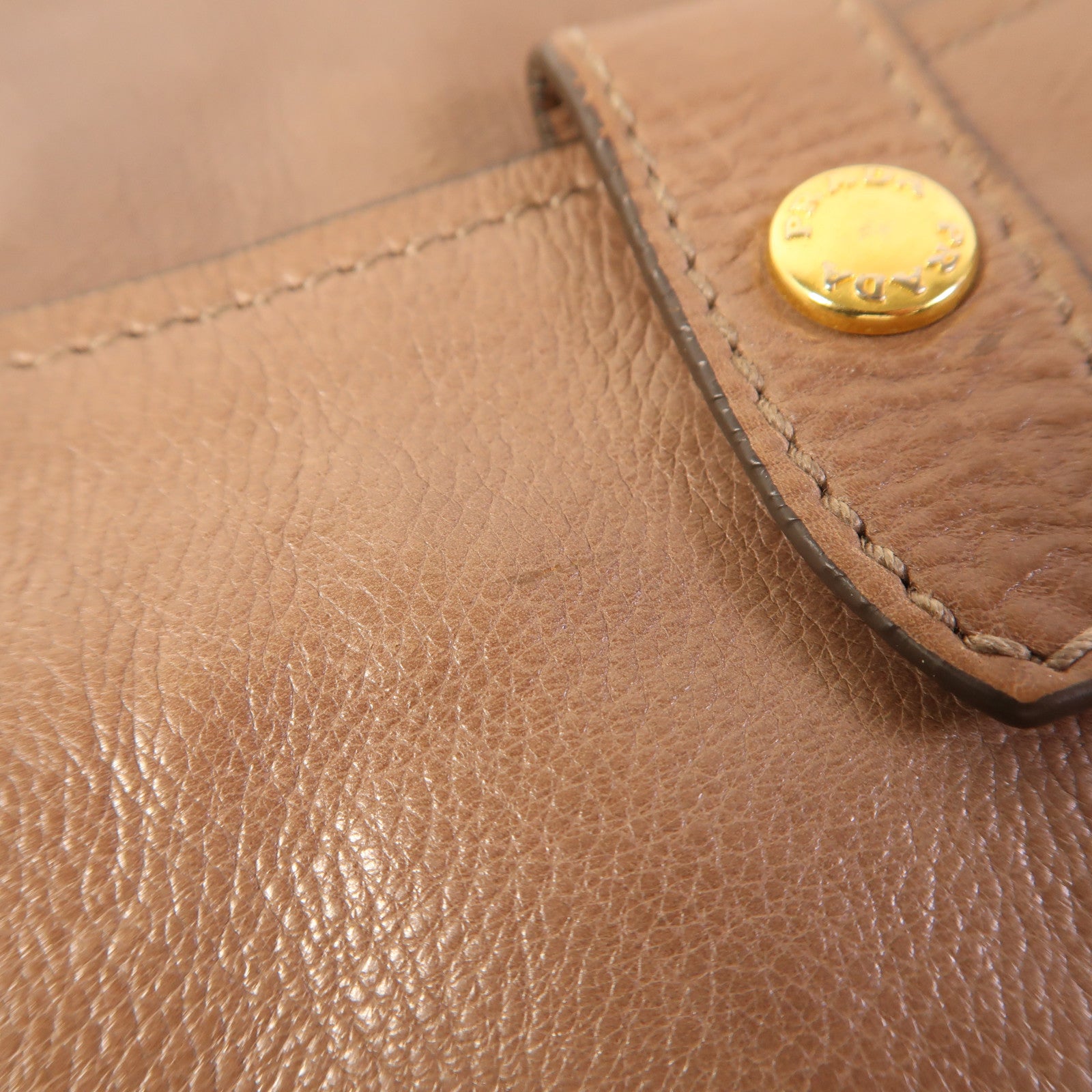 PRADA 牛皮皮革Shoulder Bag金扣肩背袋