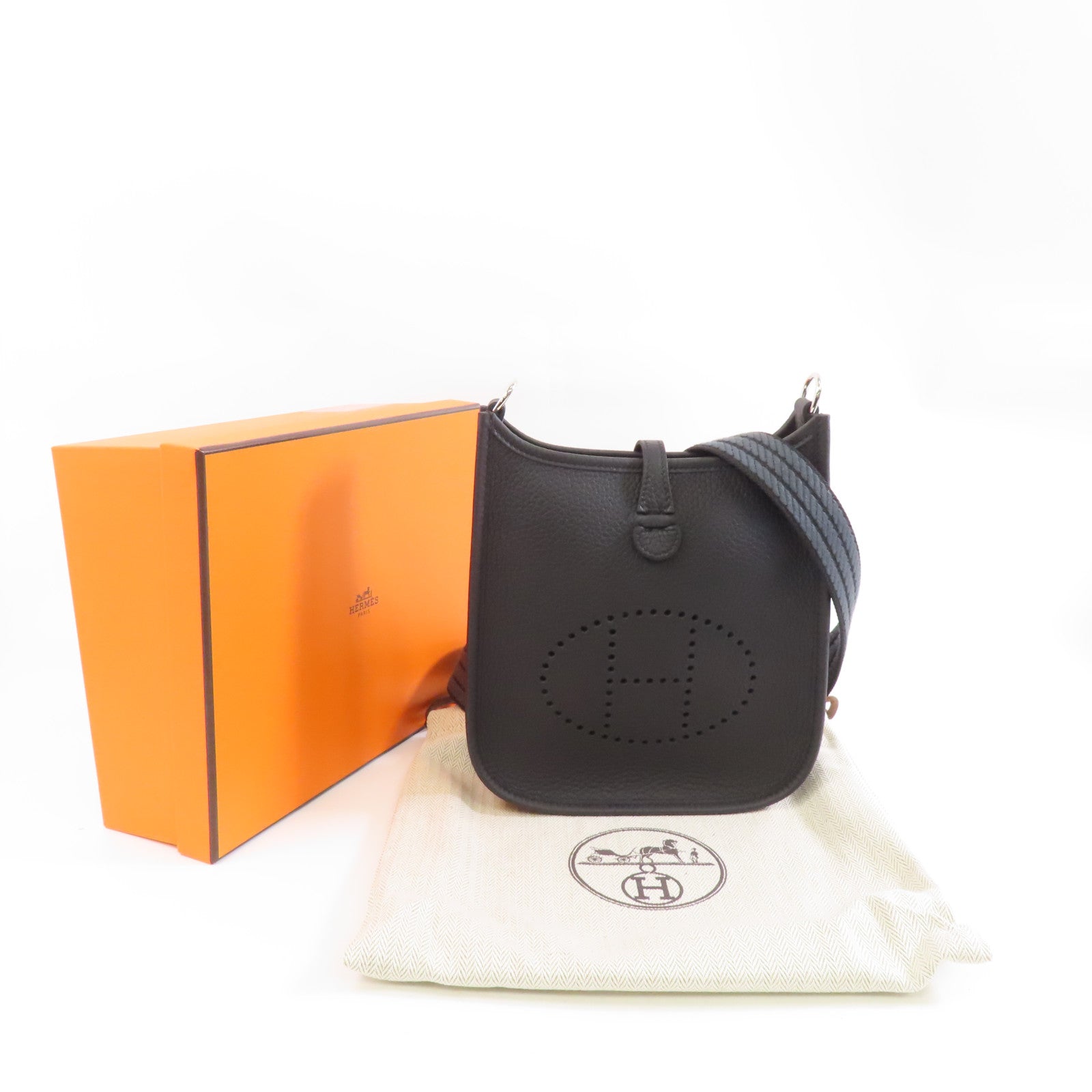 HERMES Clemence皮革Evelyne TPM銀扣肩背袋Noir/黑色