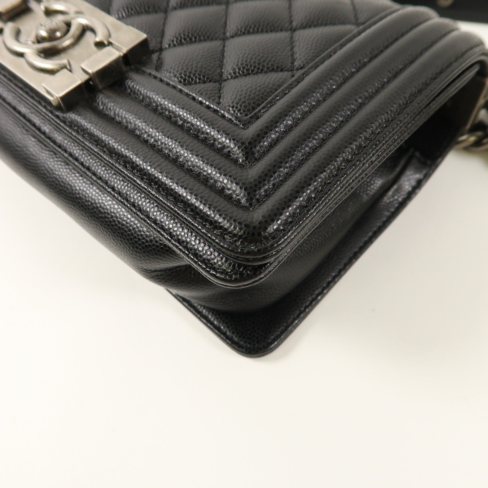 CHANEL 牛皮皮革Boy 20鏈帶肩背袋