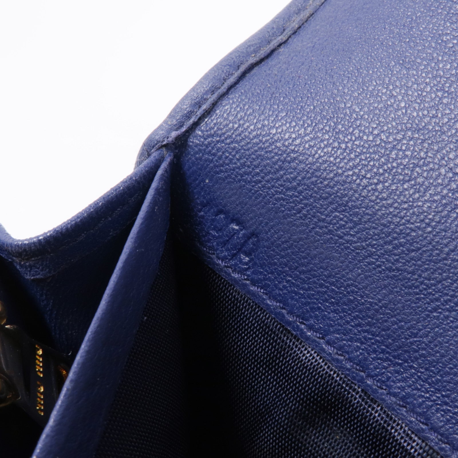 Miu Miu 牛皮皮革Matelasse Long Wallet金扣長錢包