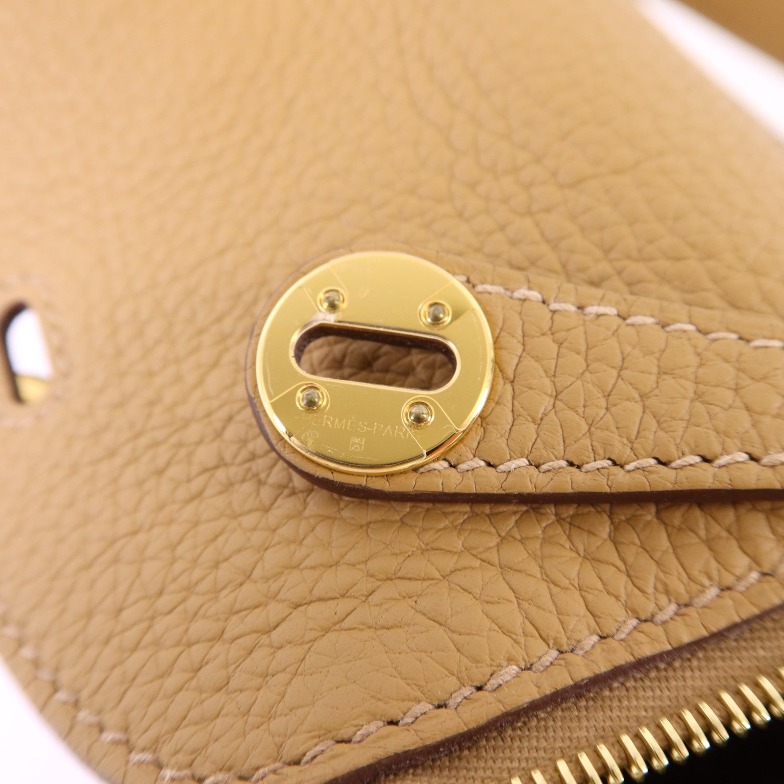 HERMES Clemence皮革Mini Lindy金扣手挽肩背兩用袋Biscuit