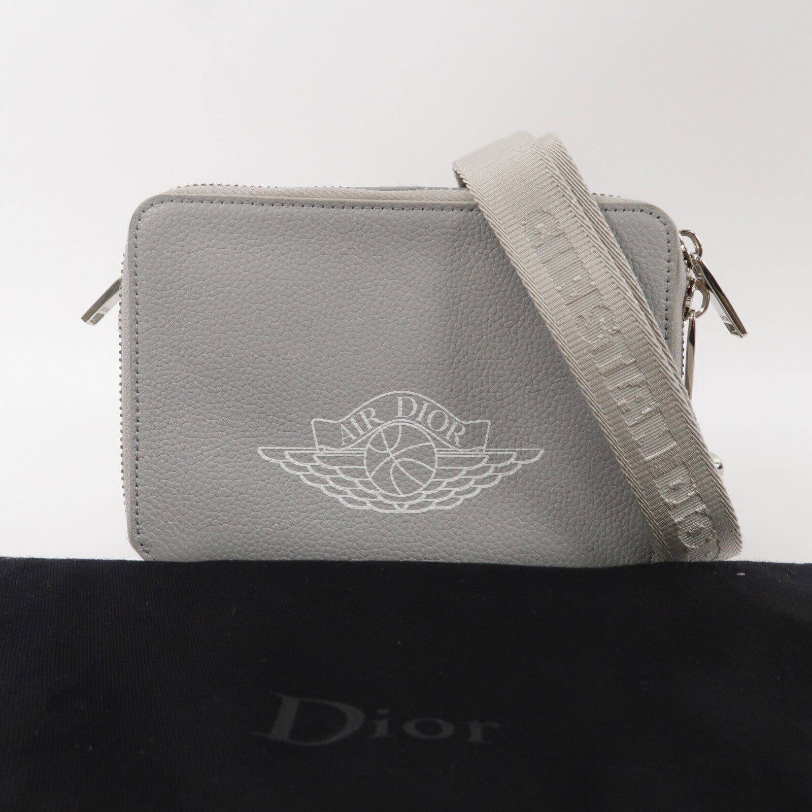 Dior 牛皮皮革Dior x Jordan Wing Messenger肩背袋