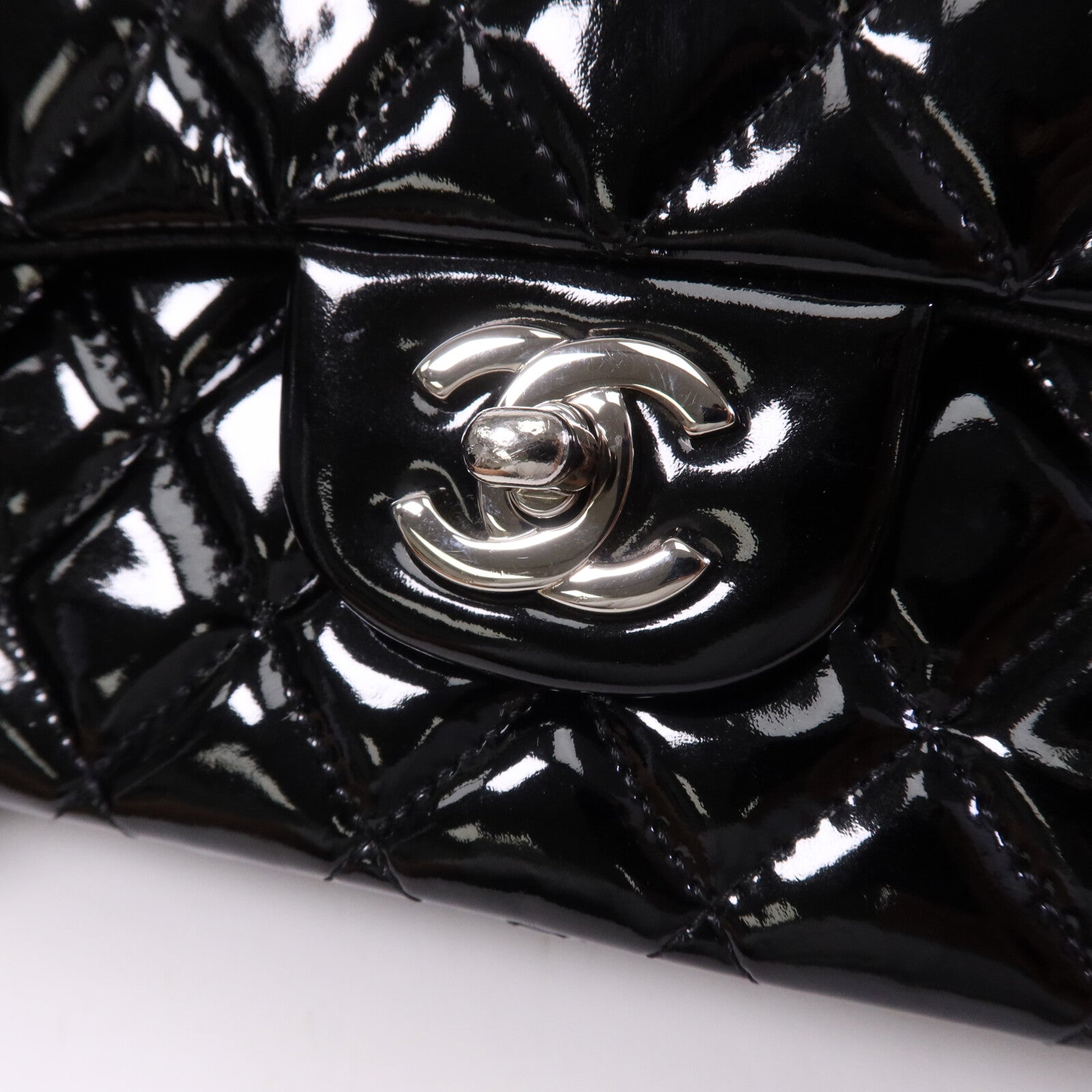 CHANEL 漆皮皮革Classic 25銀扣鏈帶肩背袋