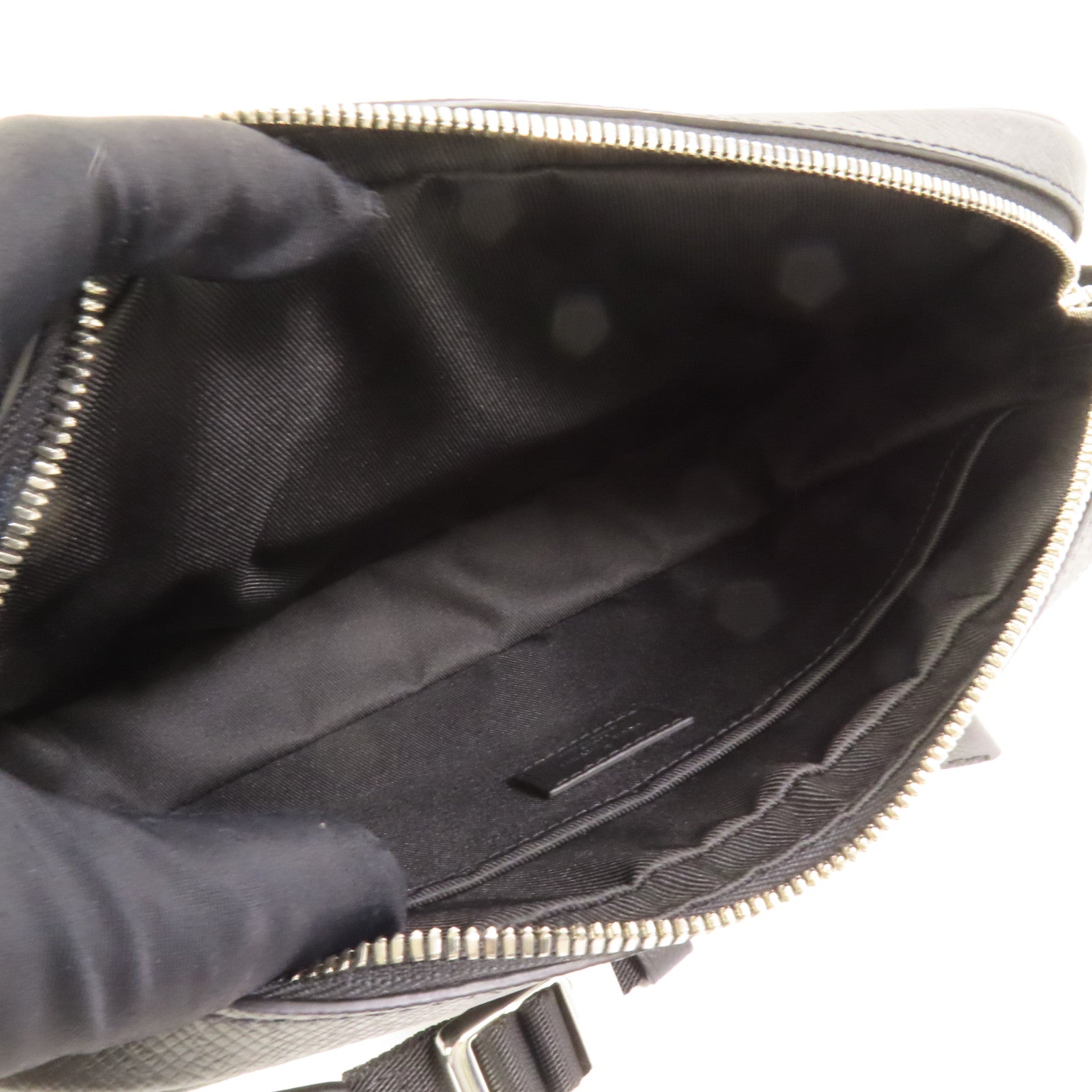 LOUIS VUITTON Monogram Eclipse Outdoor Messenger銀扣肩背袋