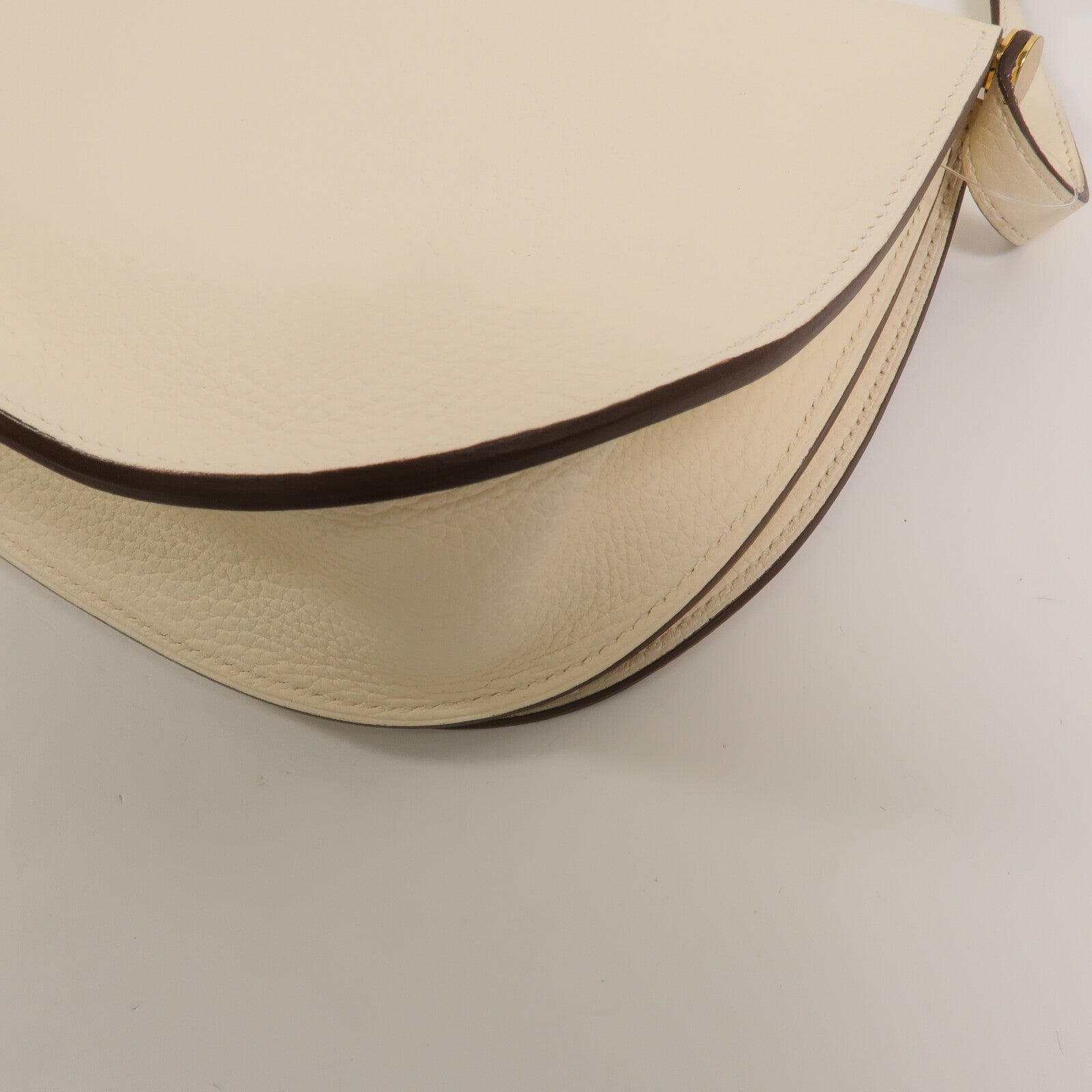 HERMES 【激減優惠】Clemence皮革Sac Saut 25肩背袋Nata