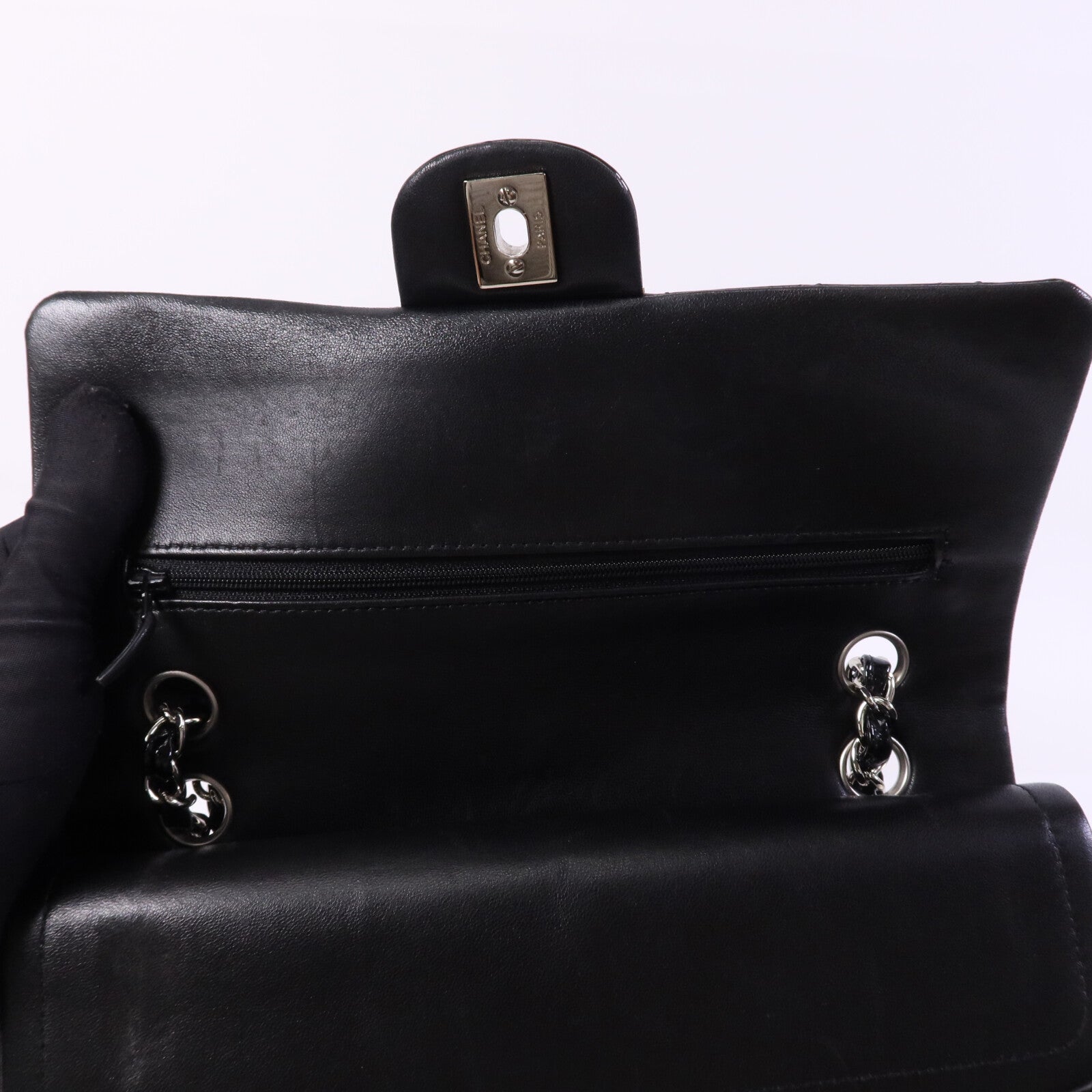 CHANEL 漆皮皮革Classic 25銀扣鏈帶肩背袋