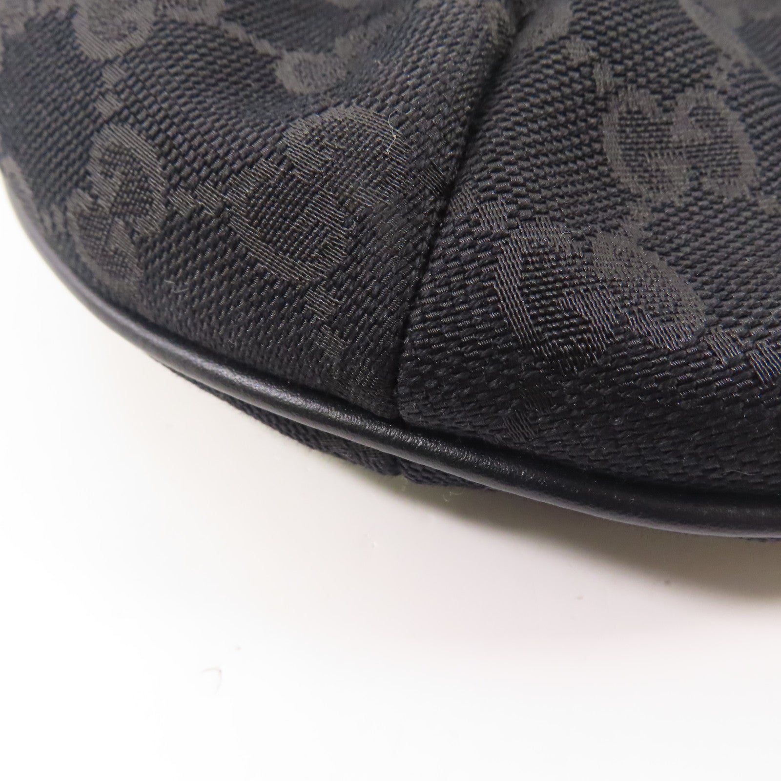 GUCCI 帆布Shoulder Bag銀扣肩背袋