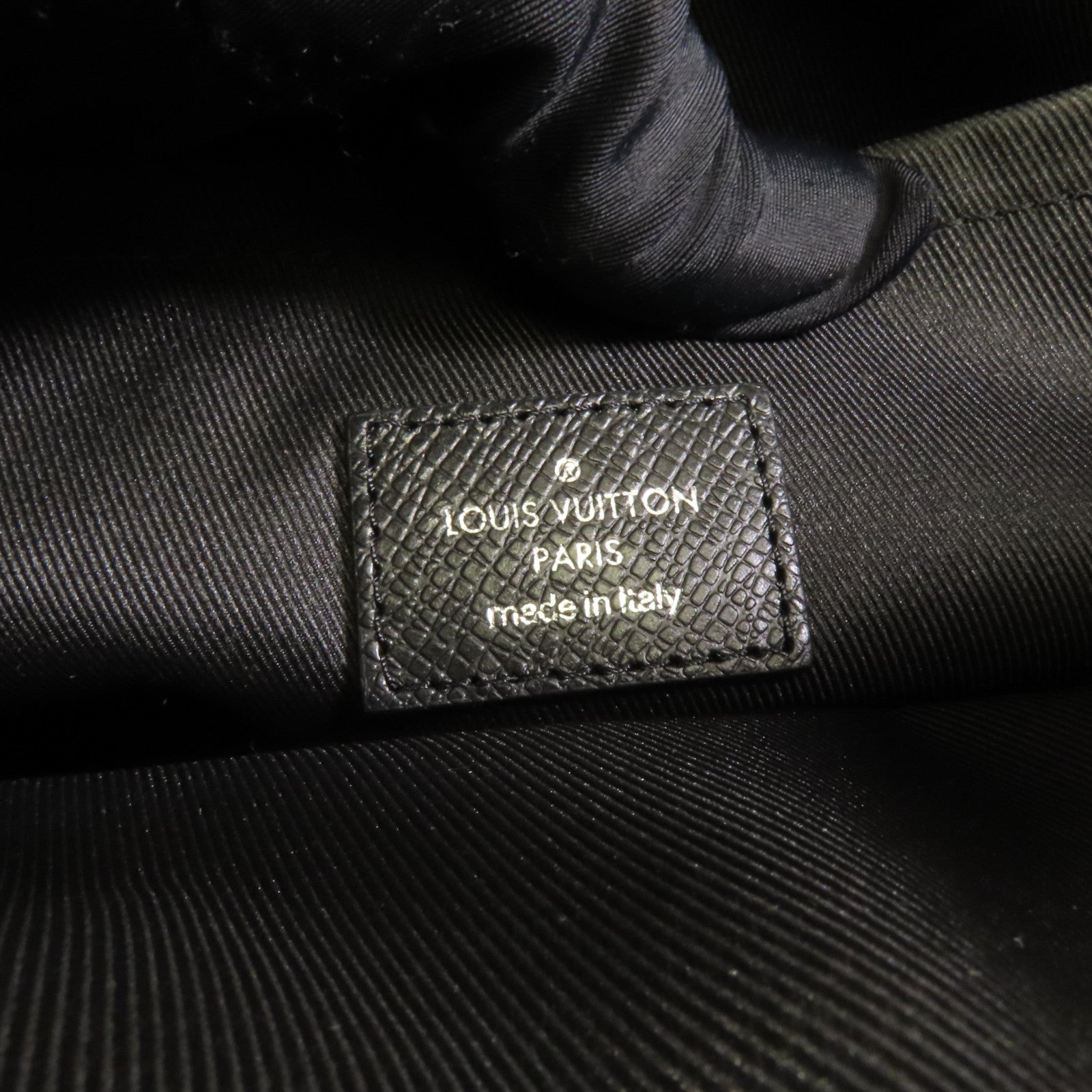 LOUIS VUITTON Monogram Eclipse Outdoor Messenger銀扣肩背袋