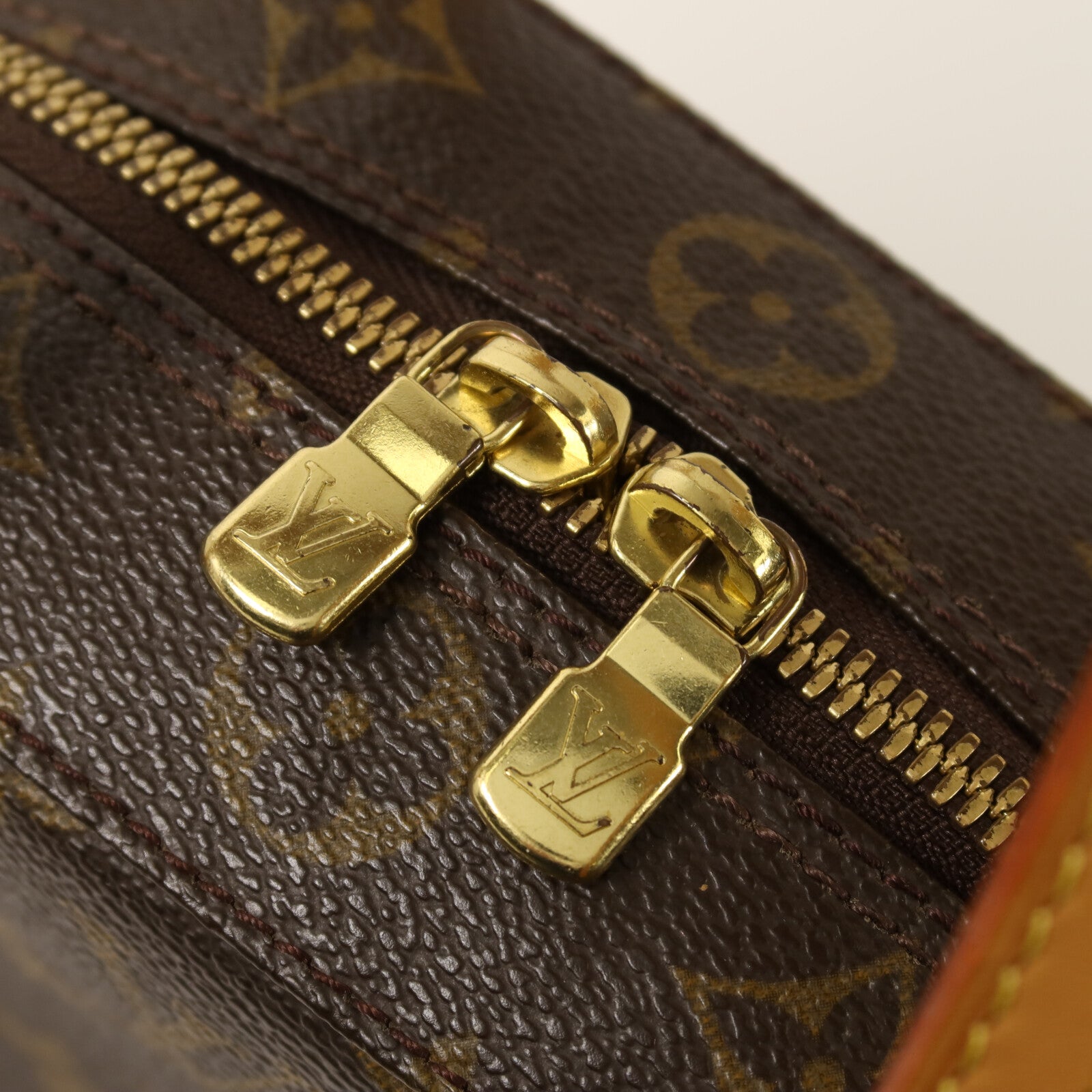 LOUIS VUITTON Monogram Spontini金扣手挽袋