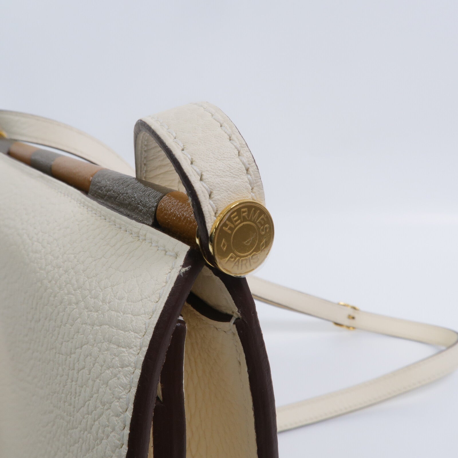 HERMES 【激減優惠】Clemence皮革Sac Saut 25肩背袋Nata