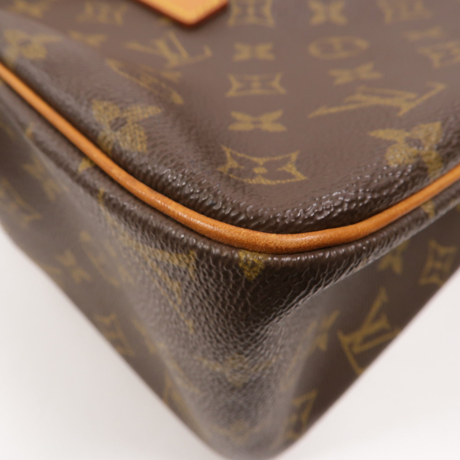 LOUIS VUITTON Monogram Cite GM肩背袋