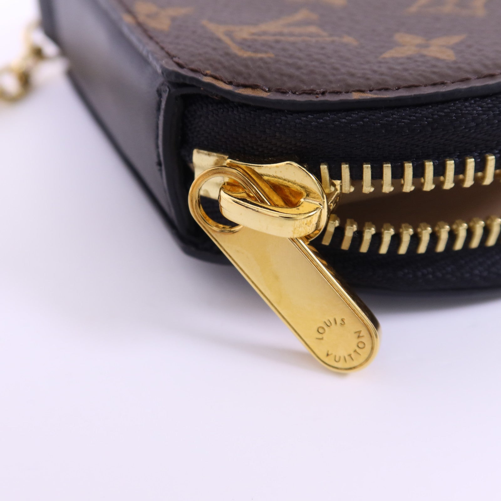 LOUIS VUITTON Monogram Micro Boite Chapeau Coin Purse Charm金扣零錢包