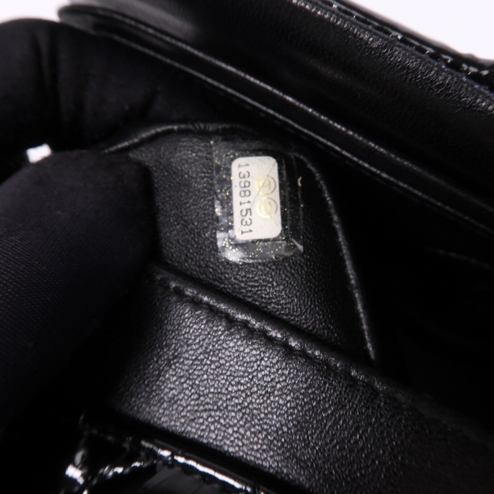 CHANEL 漆皮皮革Classic 25銀扣鏈帶肩背袋