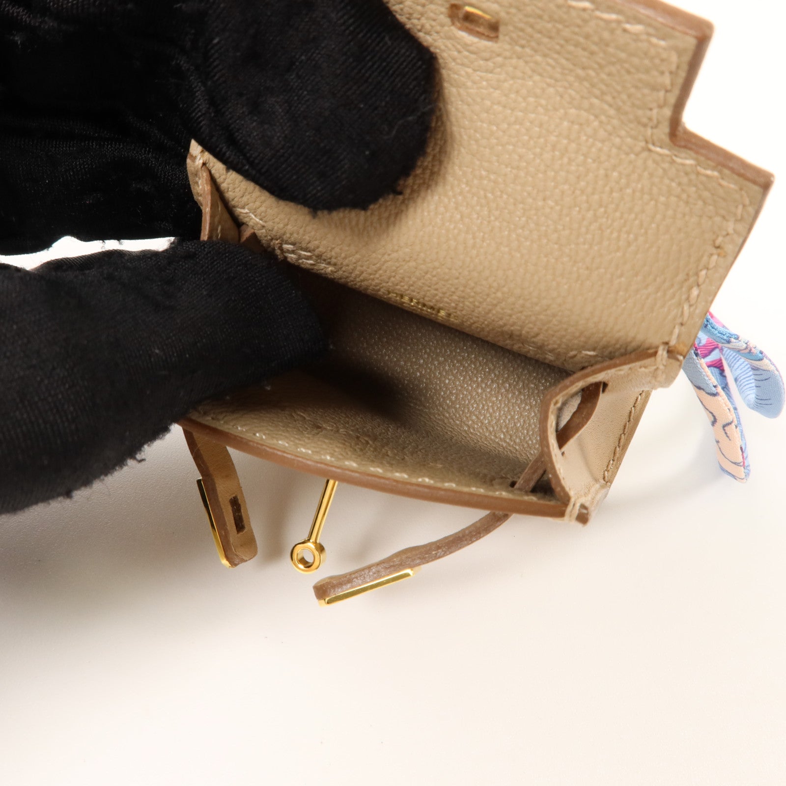 HERMES Tadelakt皮革 Kelly Twilly Bag Charm掛飾Argile
