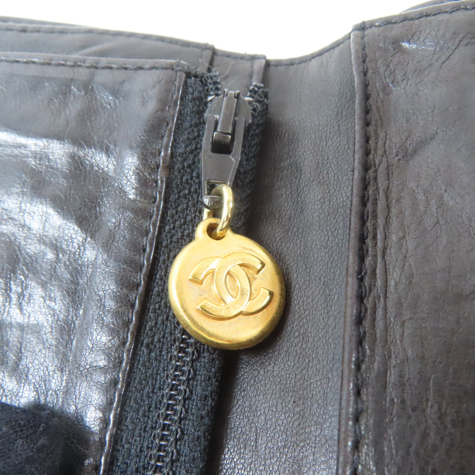 CHANEL Caviar皮革Trifold Wallet金扣錢包黑色