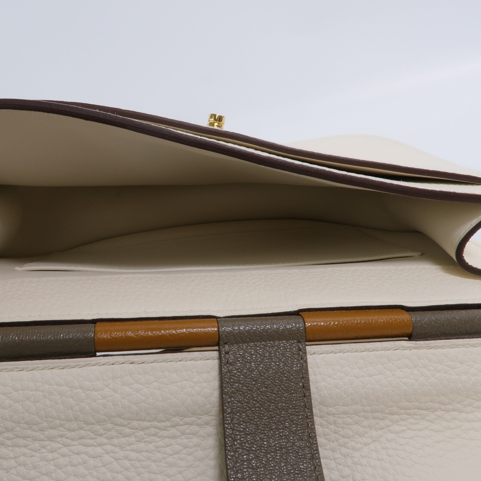 HERMES 【激減優惠】Clemence皮革Sac Saut 25肩背袋Nata