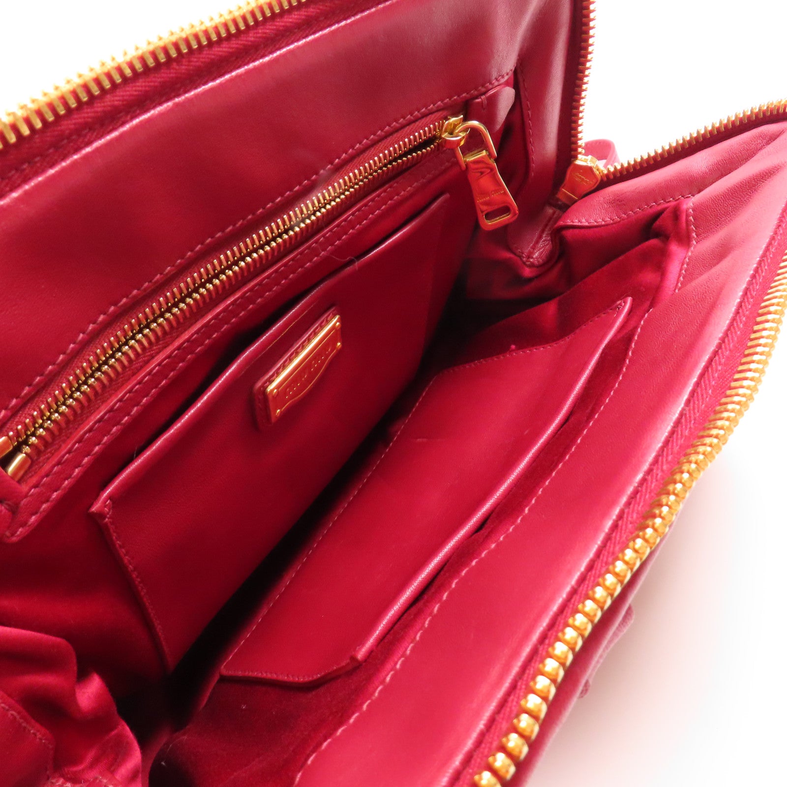 漢POW！新品未開封2袋 Miu Miu 皮革2 Way Shoulder金扣手挽肩背兩用袋– Brand Off Hong
