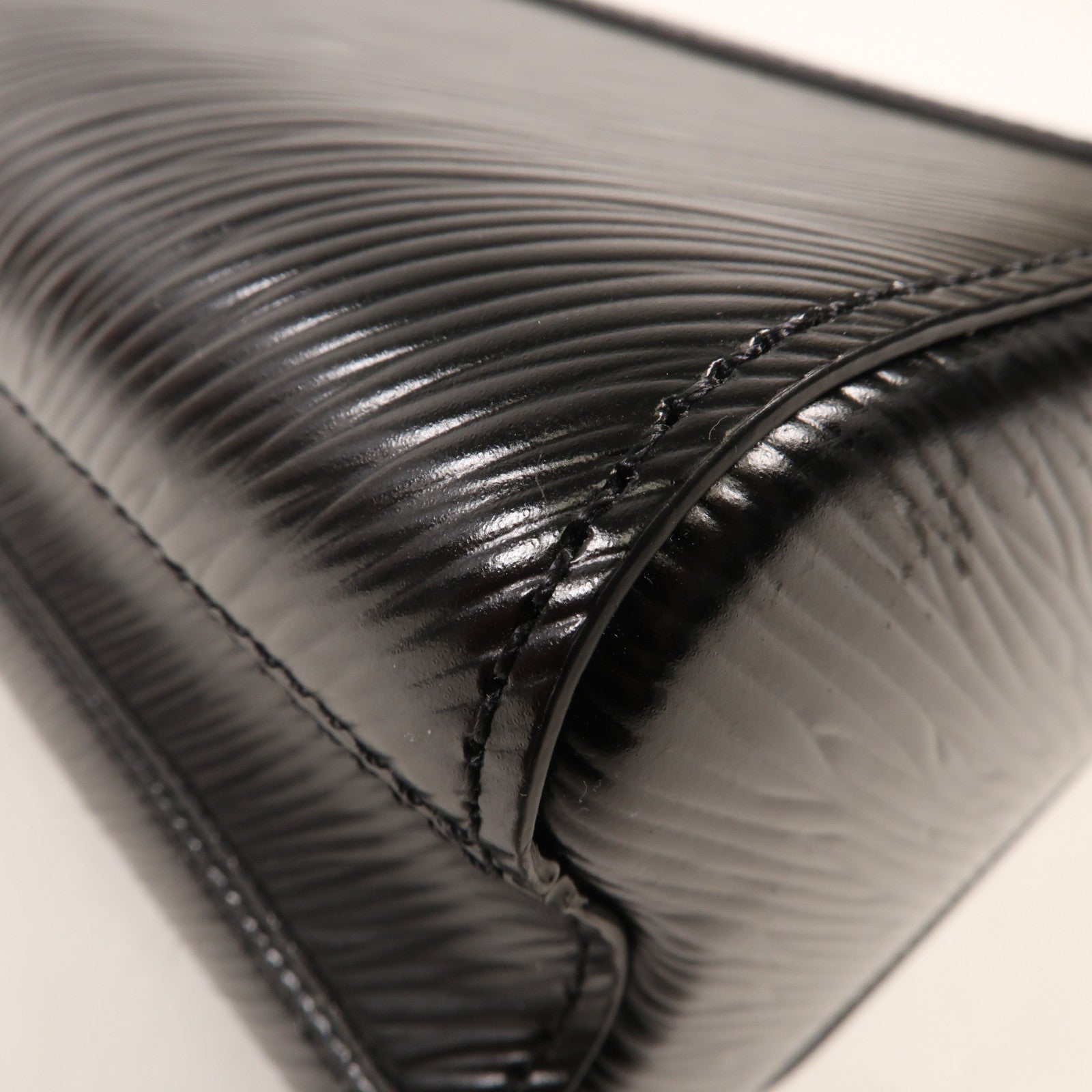 LOUIS VUITTON Epi LV x YK Twist MM銀扣手挽肩背兩用袋