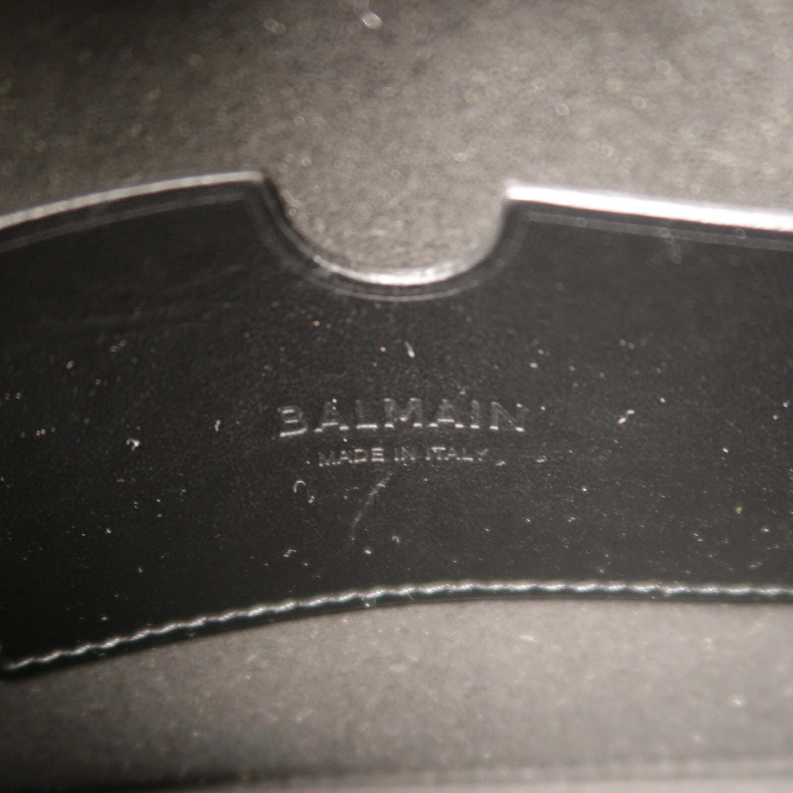 BALMAIN 牛皮皮革B-Buzz 22 Mini金扣手挽肩背兩用袋