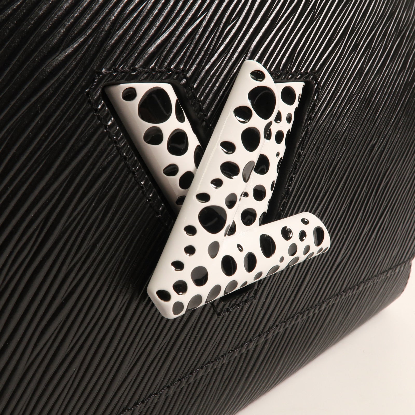 LOUIS VUITTON Epi LV x YK Twist MM銀扣手挽肩背兩用袋