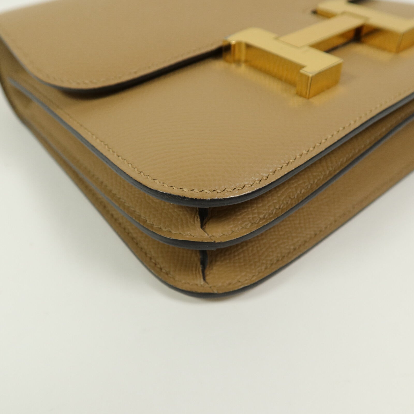 HERMES Epsom皮革Constance Mini肩背袋Biscuit