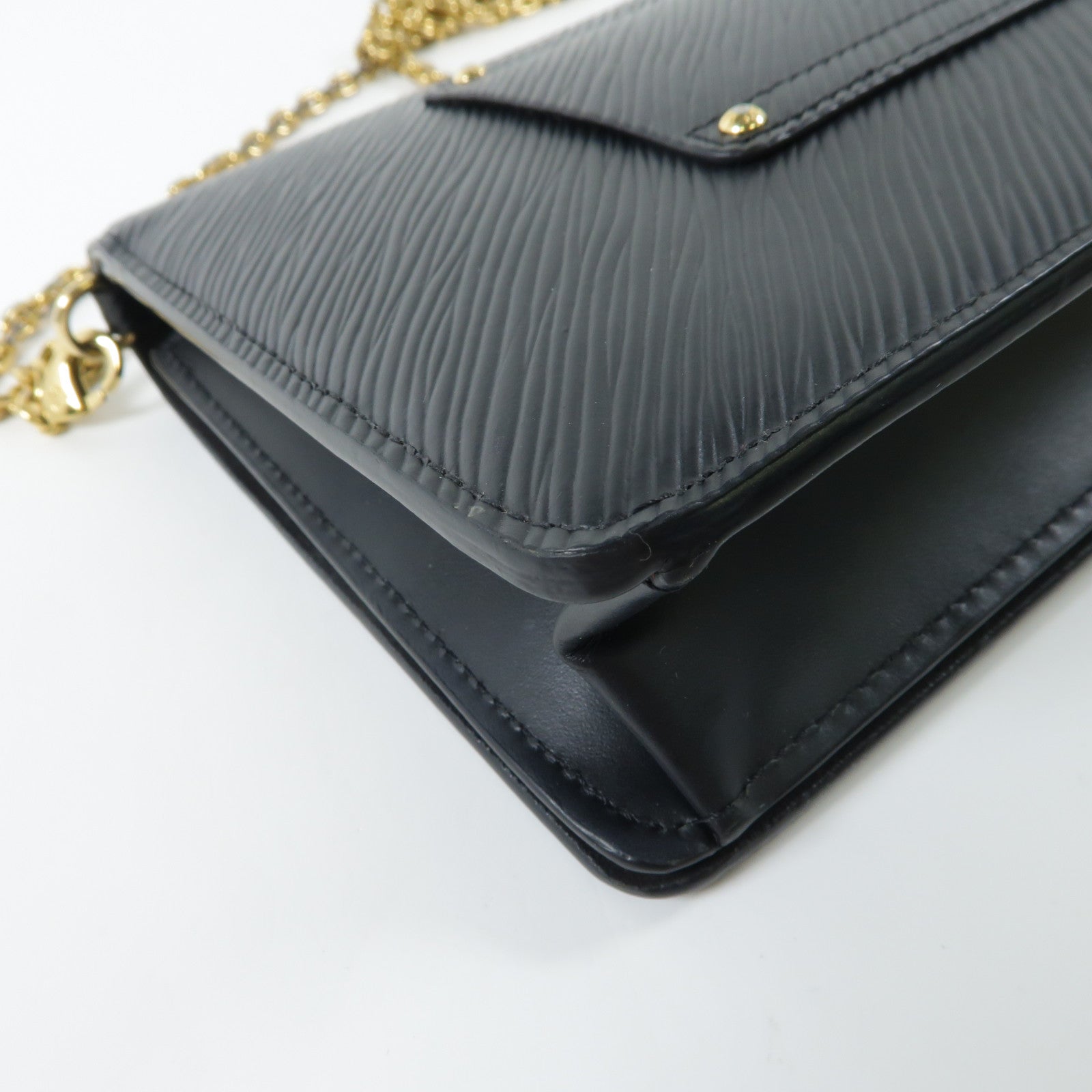 LOUIS VUITTON Epi Twist Shoulder Bag金扣鏈帶肩背袋