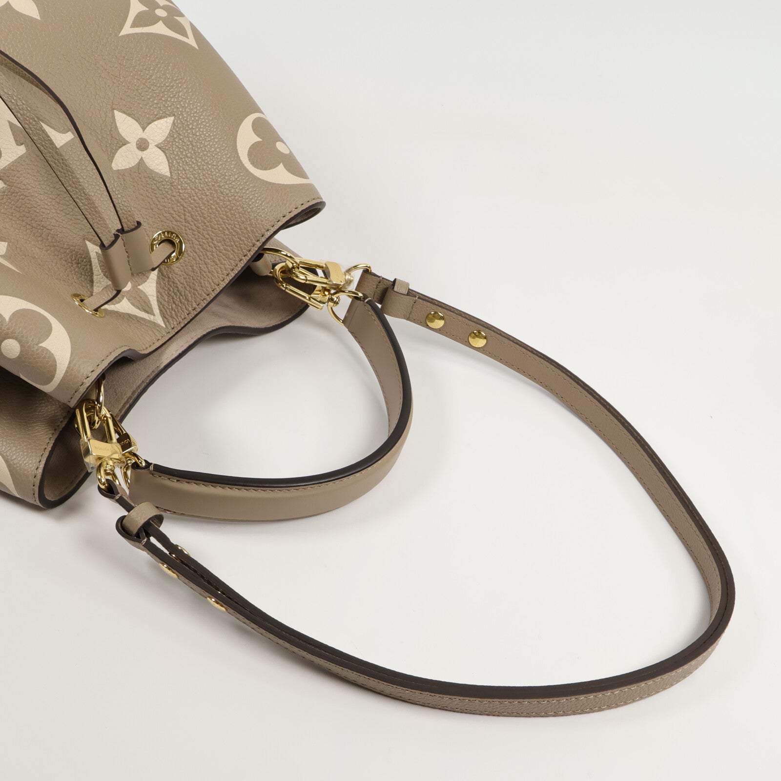 LOUIS VUITTON Monogram Empreinte Neo Noe MM金扣手挽肩背兩用袋