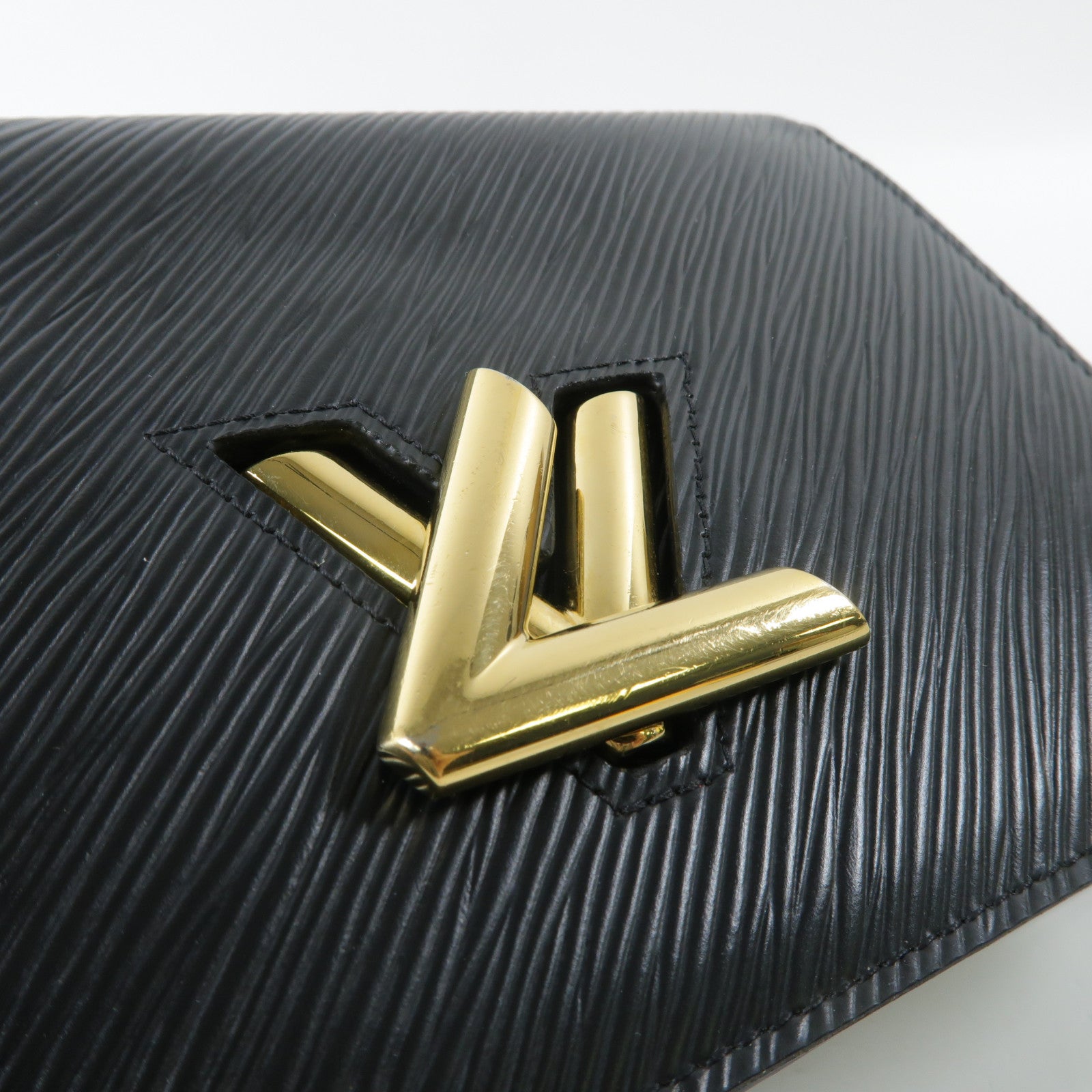 LOUIS VUITTON Epi Twist Shoulder Bag金扣鏈帶肩背袋