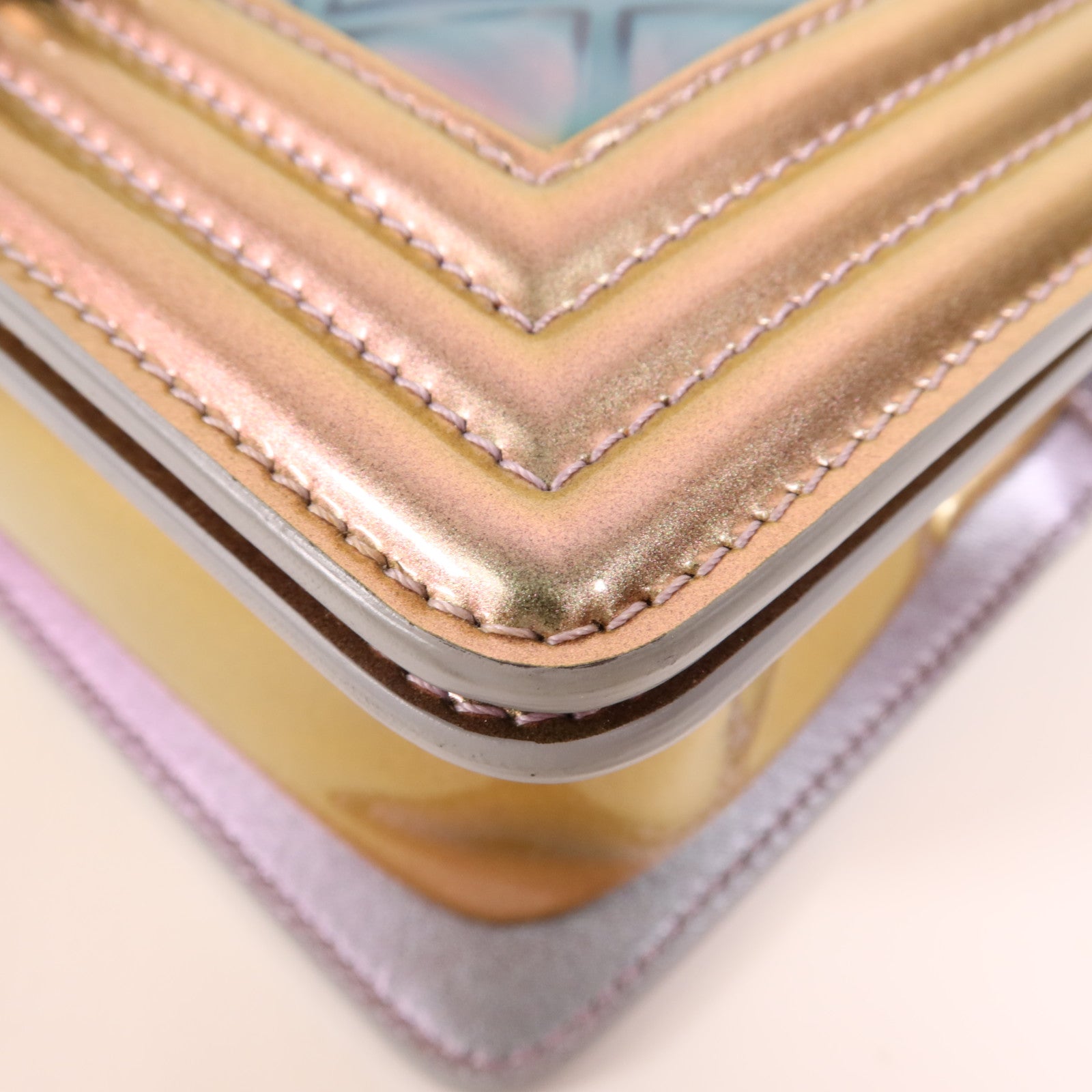 CHANEL 漆皮皮革Boy 20銀扣肩背袋